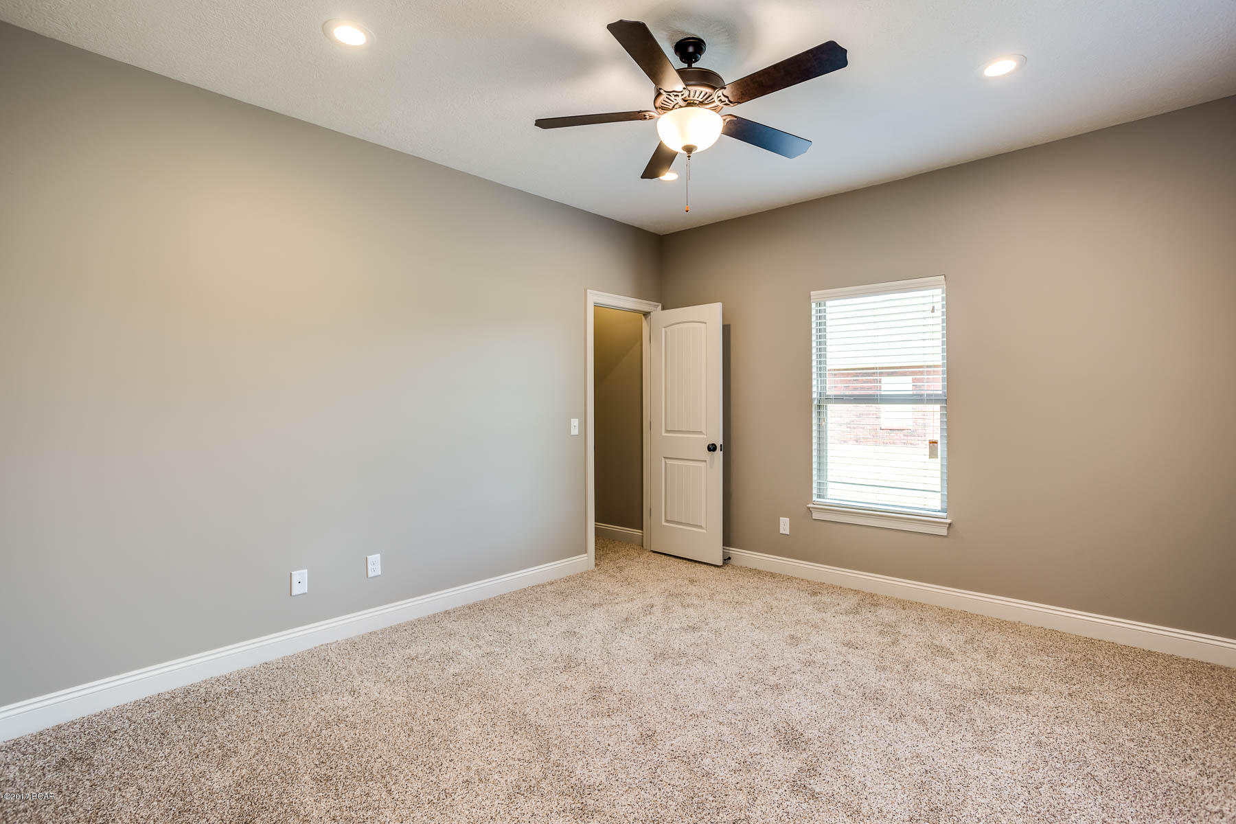 Kirkland Manor - Residential