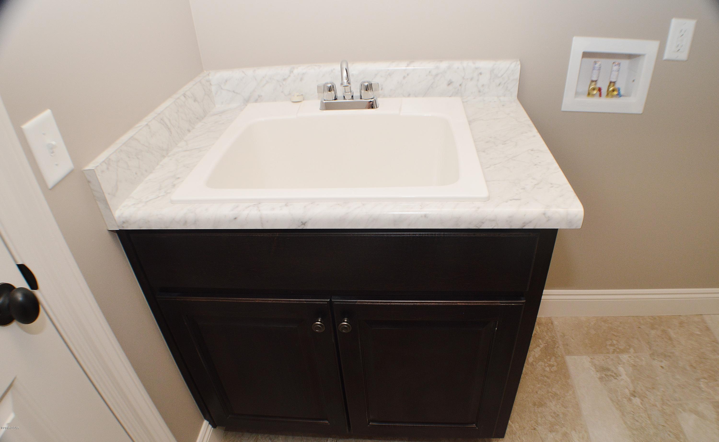 Kirkland Manor - Residential