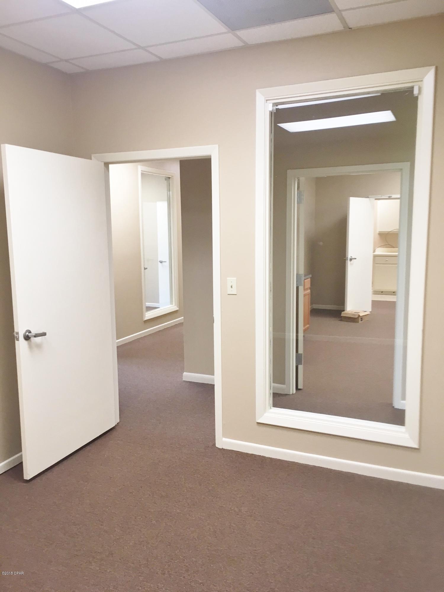 [No Recorded Subdiv] - Commercial Lease