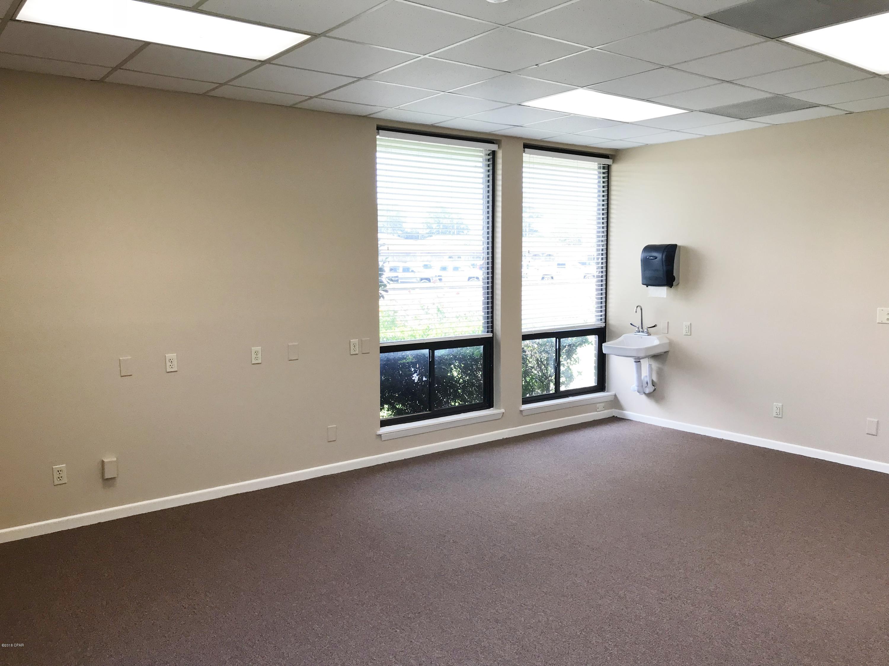 [No Recorded Subdiv] - Commercial Lease