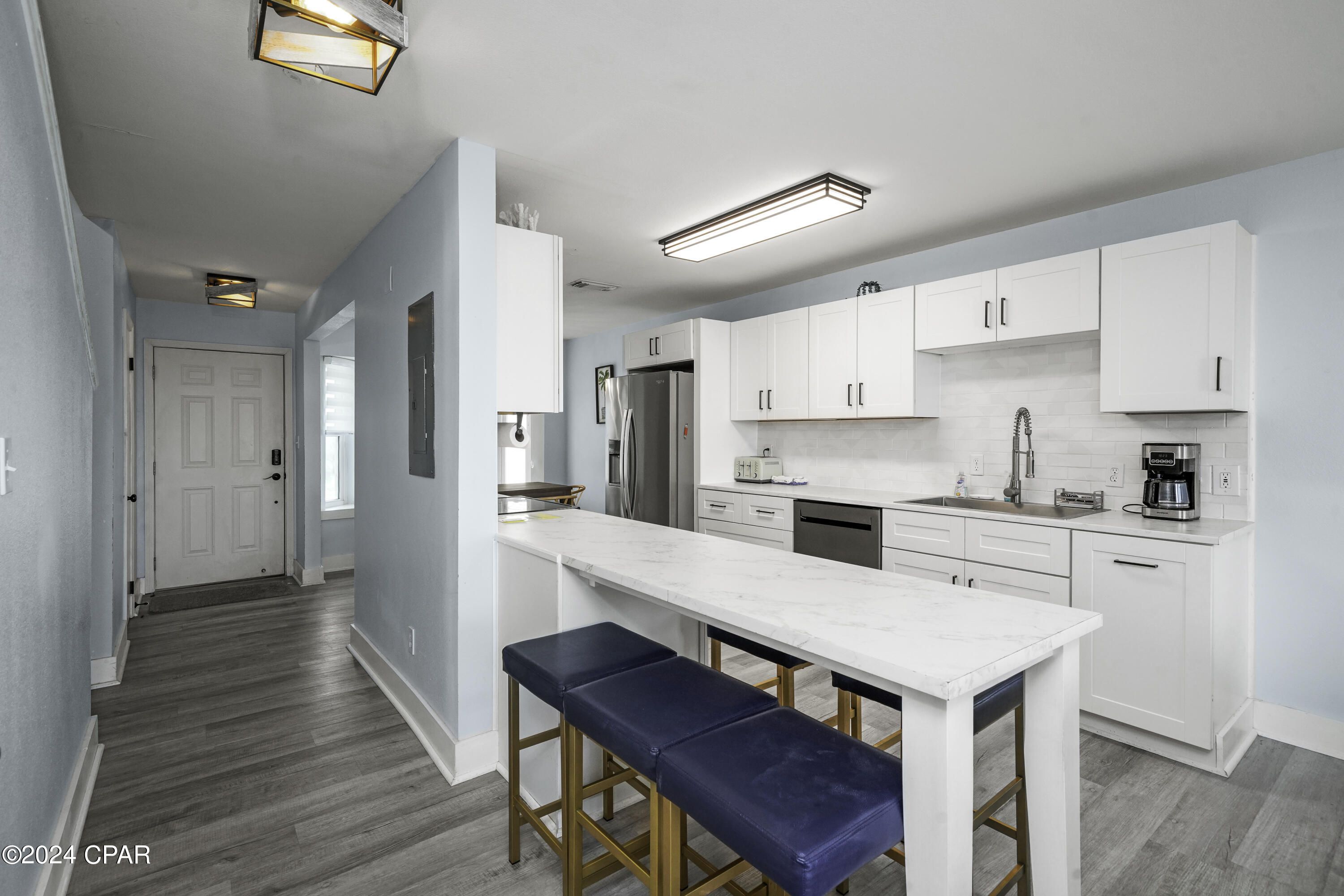 650 Sea Cliff Drive 6