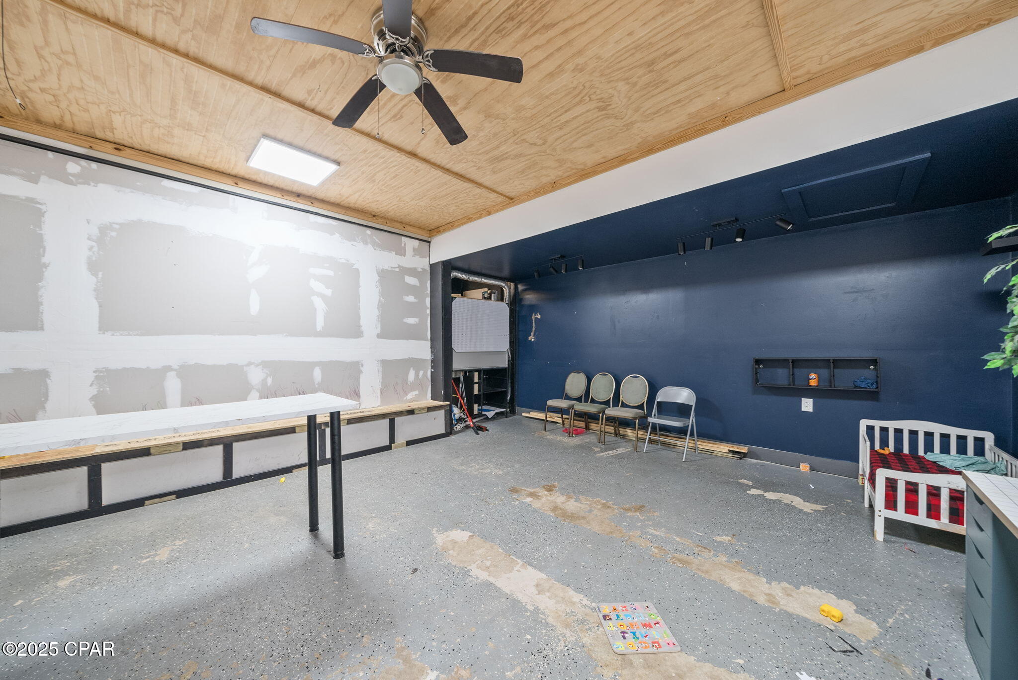 [No Recorded Subdiv] - Commercial Sale