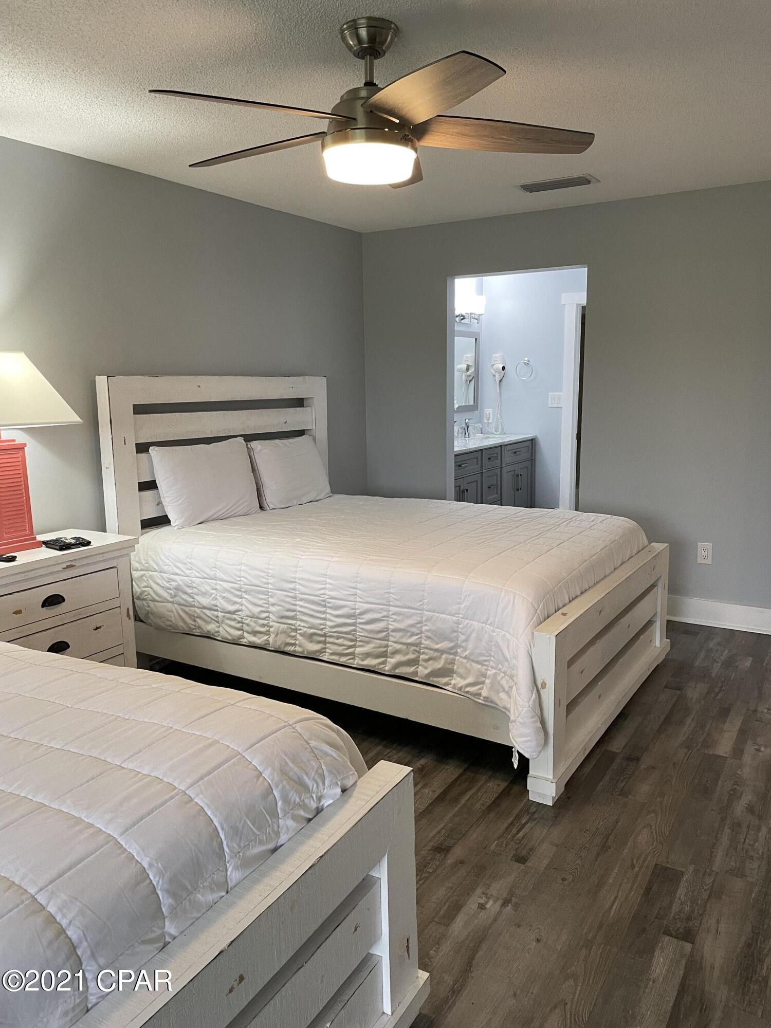 Edgewater Golf Villas V-B - Residential