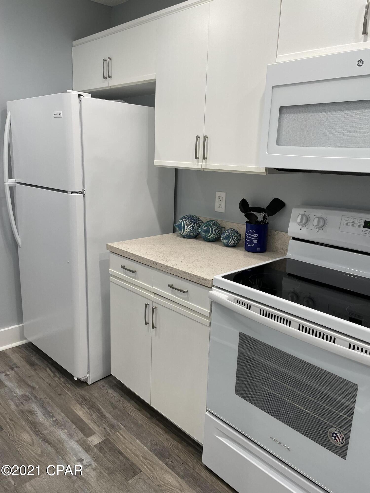 Edgewater Golf Villas V-B - Residential