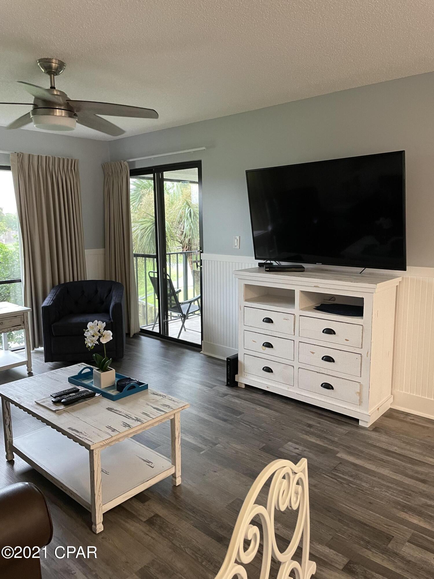 Edgewater Golf Villas V-B - Residential