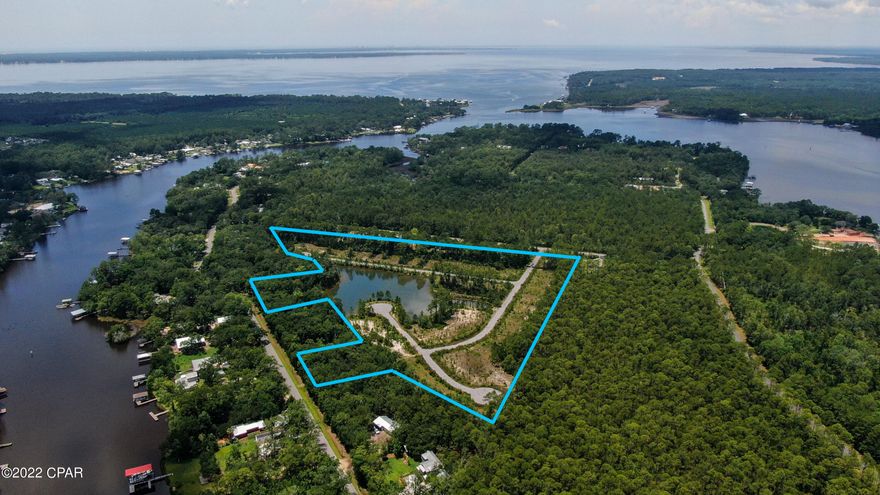 Premier Location for this excellent development opportunity for 41 upscale residential homesites. Previously approved development order on the project. Ninety percent of the project infrastructure is completed. The development has many existing amenity's currently in place. There is a large pond in place in the middle of the parcel that gives the surrounding homesites a great ambiance.  The lots are large and spacious. An additional strong point to the project is that most of the lots are going to have dirt removed from the site as they sit extra high and dry. The property is set to be annexed into the City of Freeport. Sewer water and power already set up in the site. 

The City of Freeport is bring sewage lines down Hwy 331 along with new sewage treatment plant currently being built.