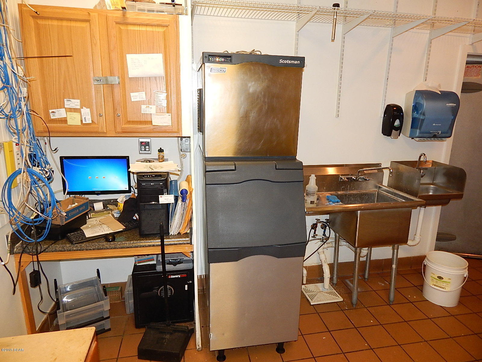 No Named Subdivision - Commercial Lease