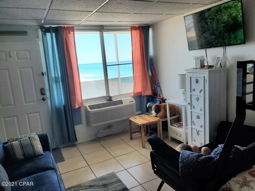 Fontainebleau Terrace - Residential