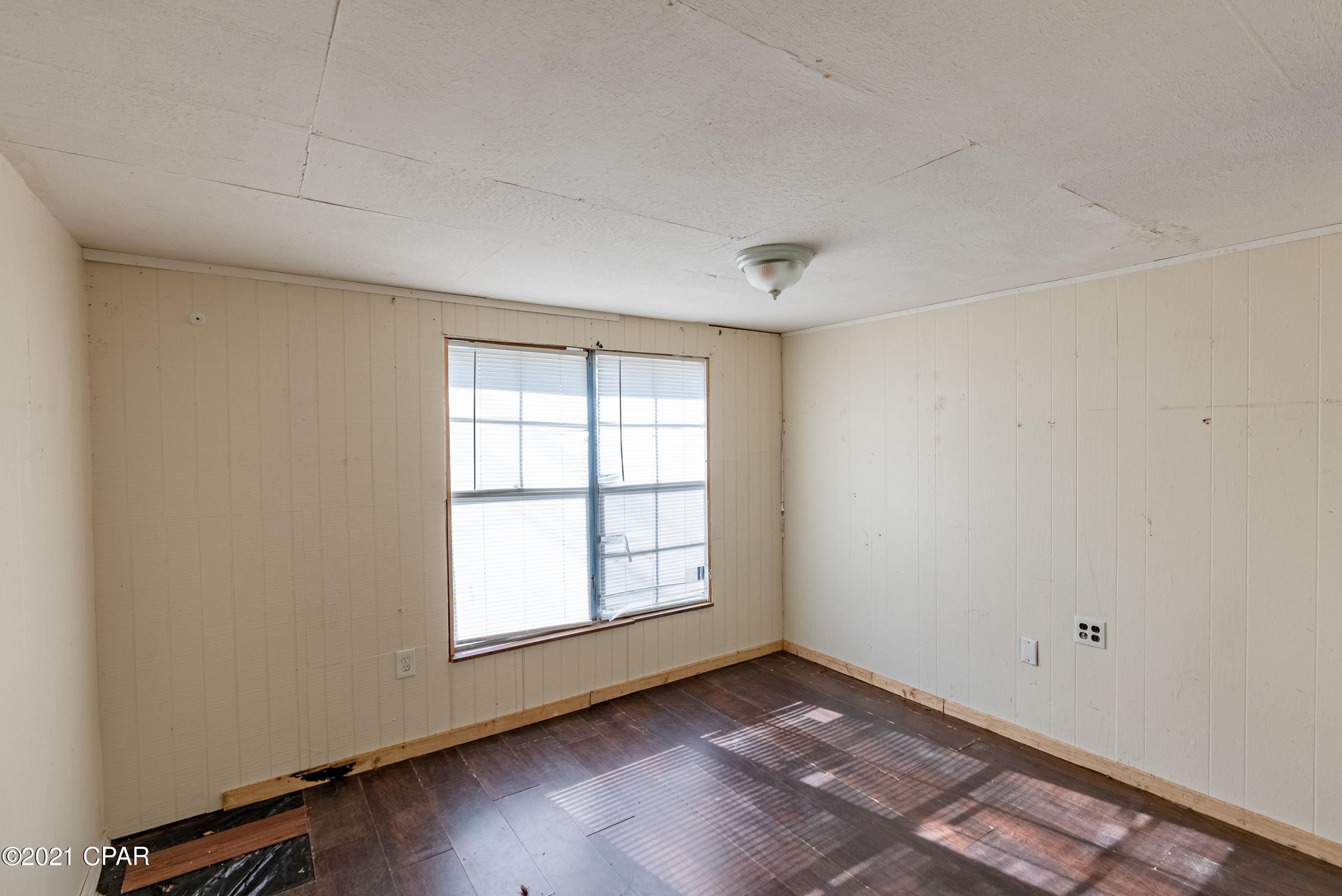 Laguna Beach Estates 9th Add - Residential