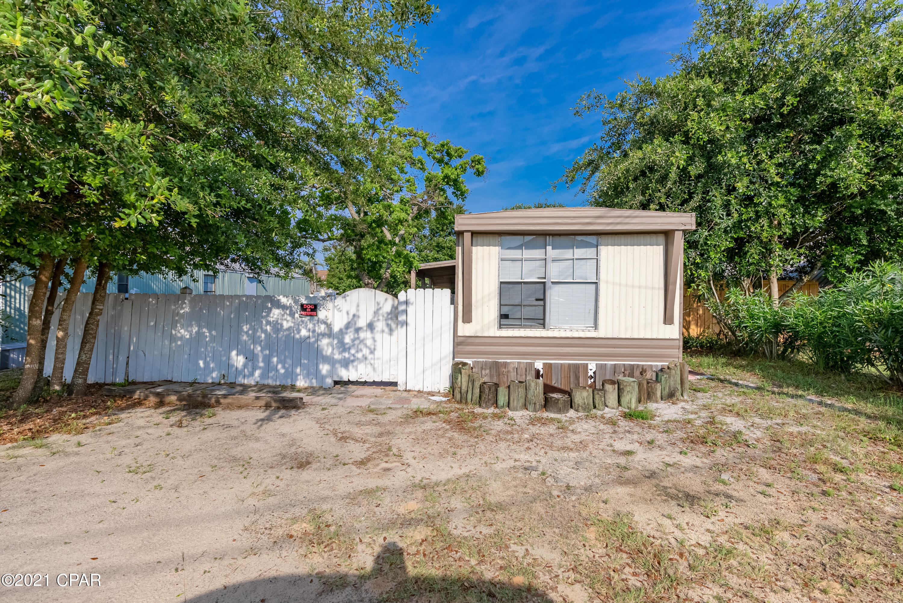 Laguna Beach Estates 9th Add - Residential