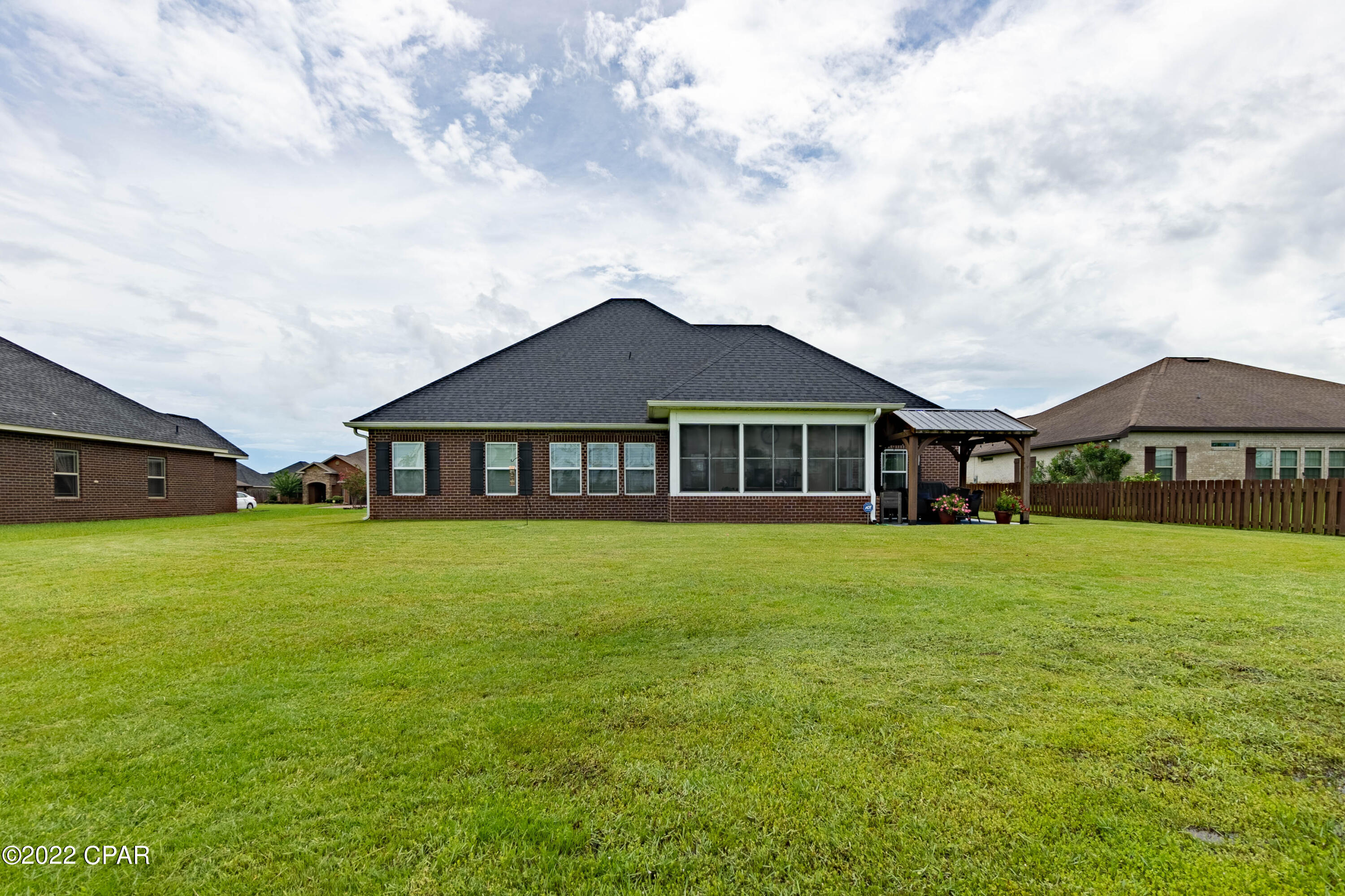 The Meadows & The Pointe - Residential