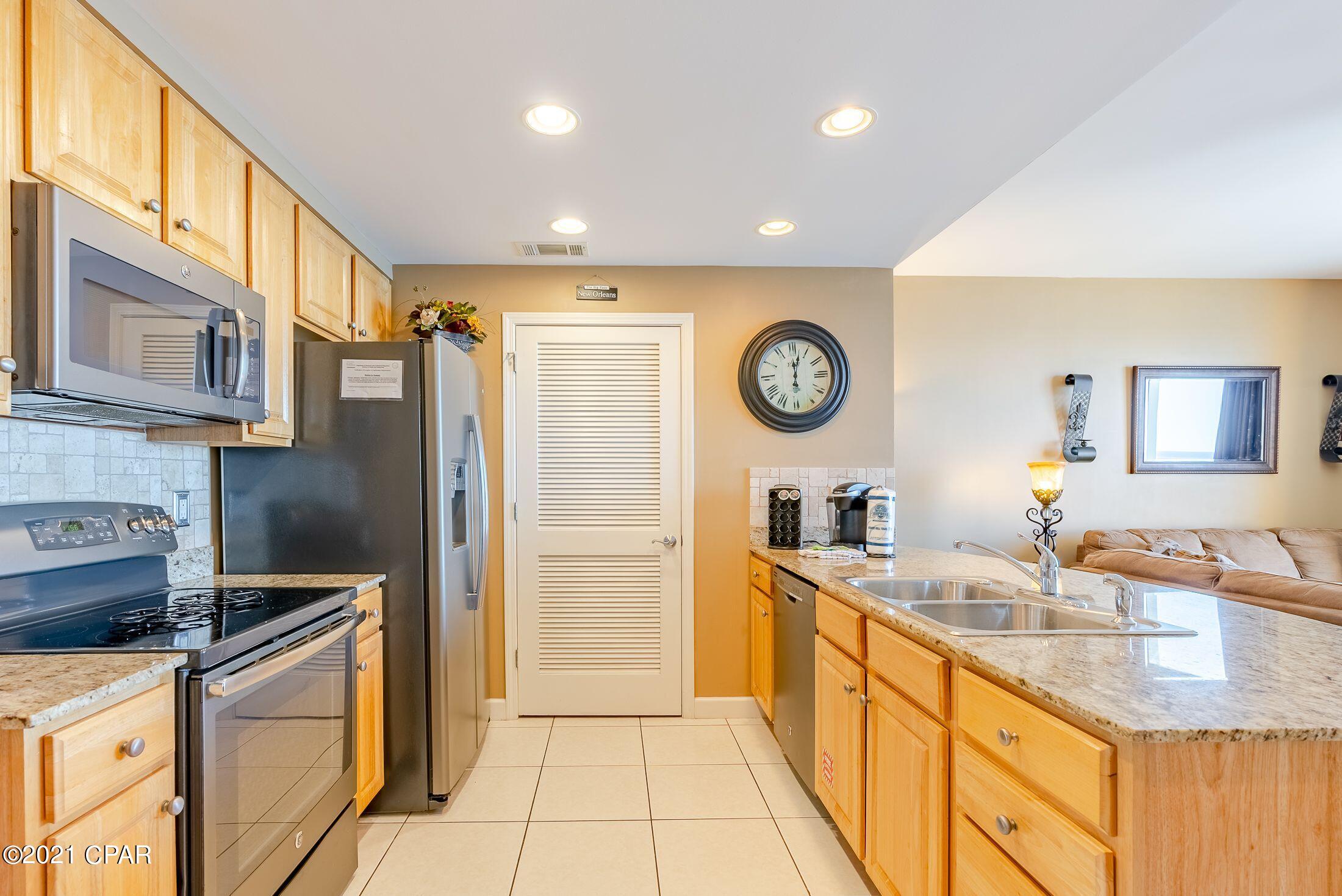 Splash Condo - Residential