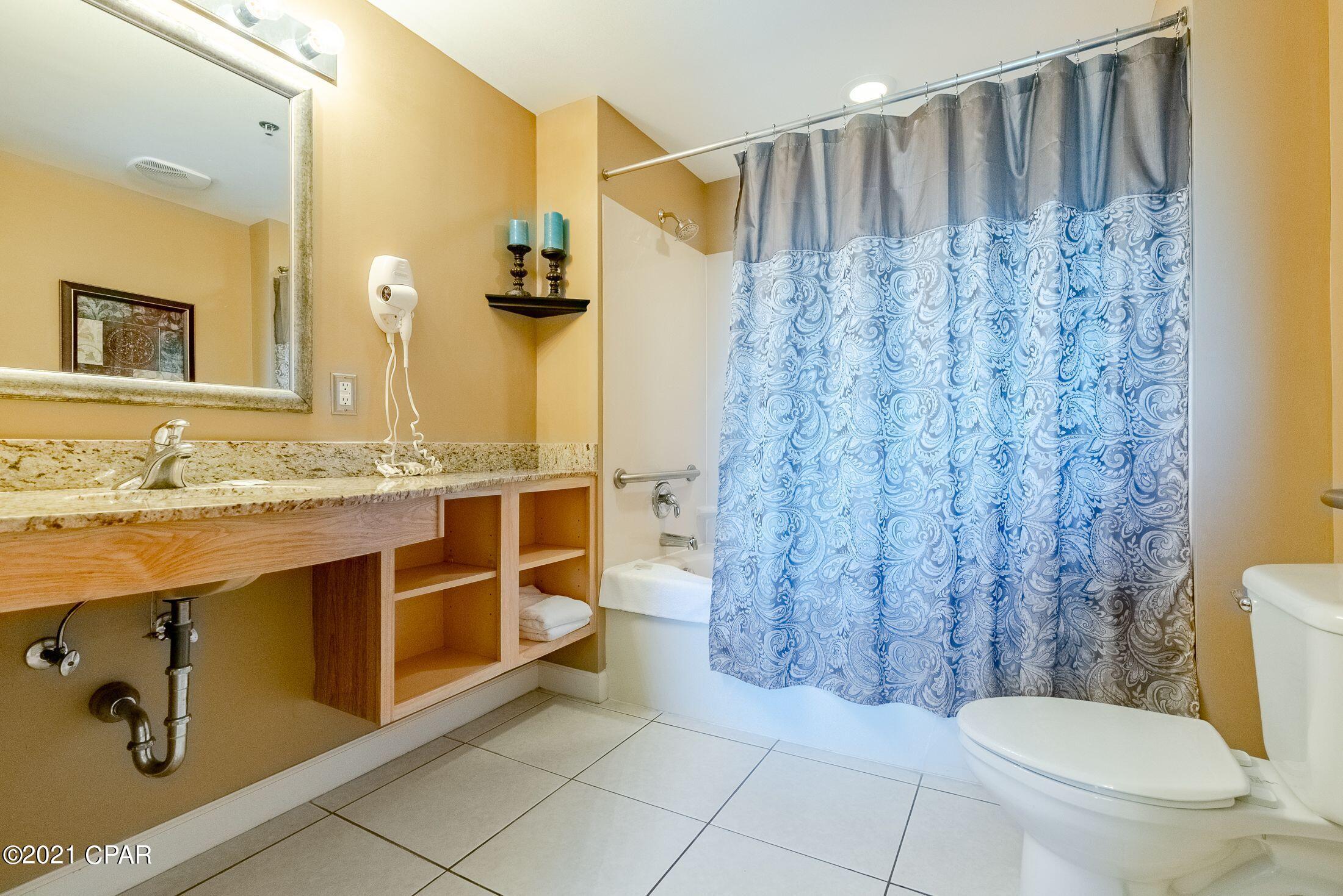 Splash Condo - Residential