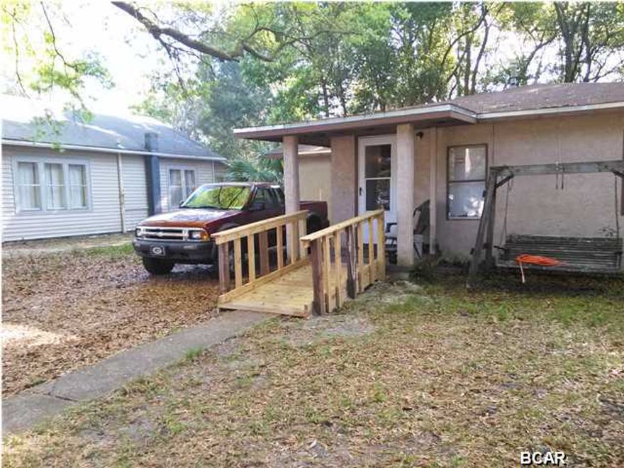 Cute home in beautiful area of historic Millville. Owner has made lots of repairs and replacements. New HVAC, appliances, roof and hot water heater just to name a few! Older home that has been lovingly lived in - very clean. Owner working on yard and moving out as we speak!