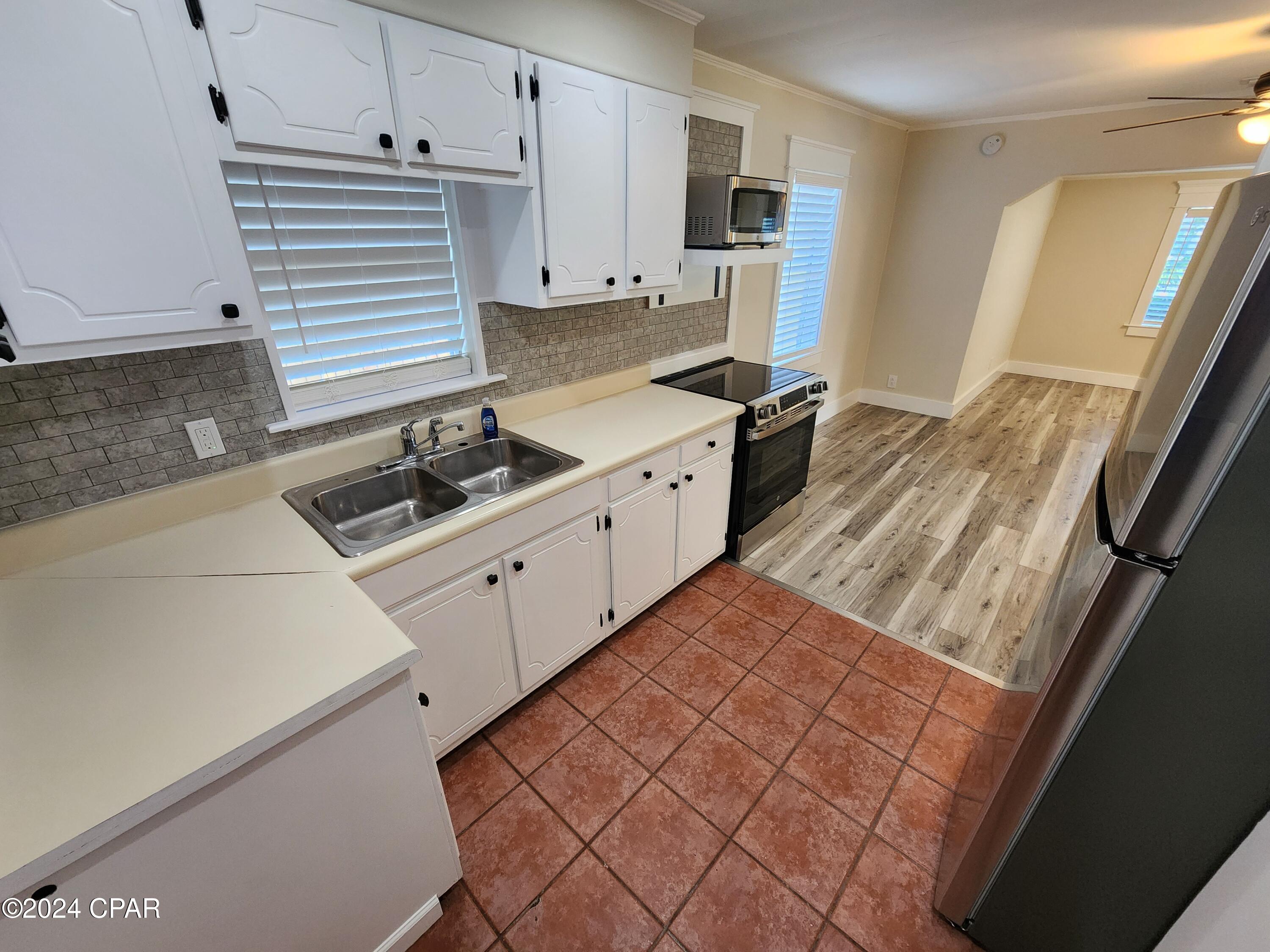 [No Recorded Subdiv] - Residential Lease