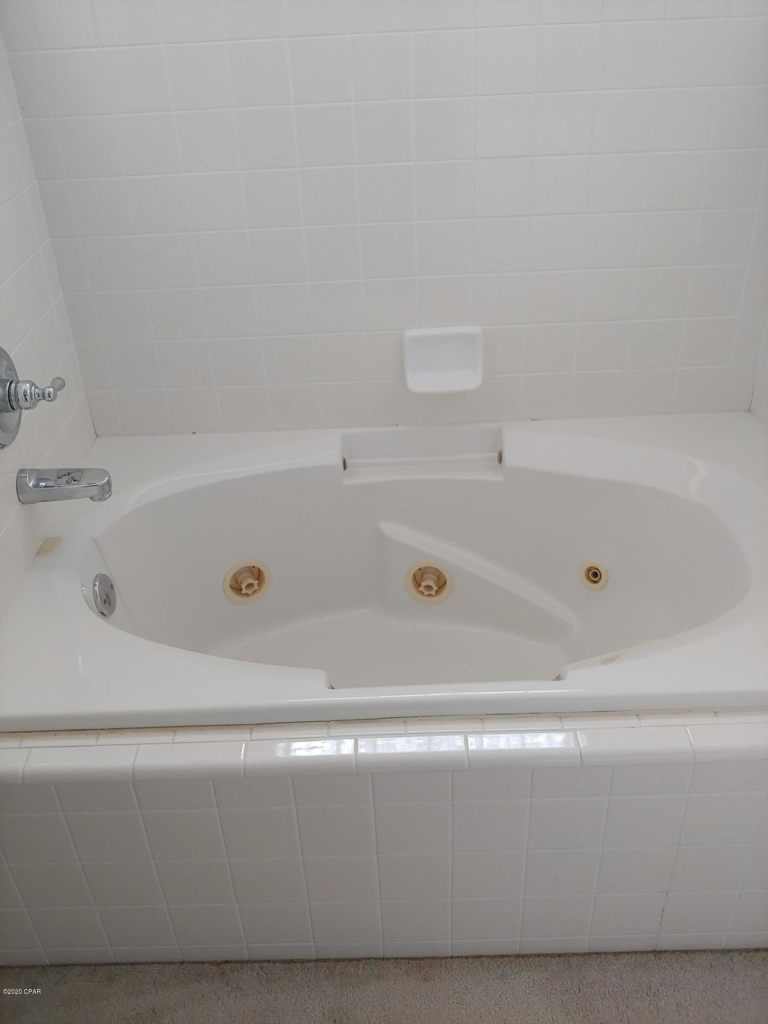 Floridian Place - Residential Lease