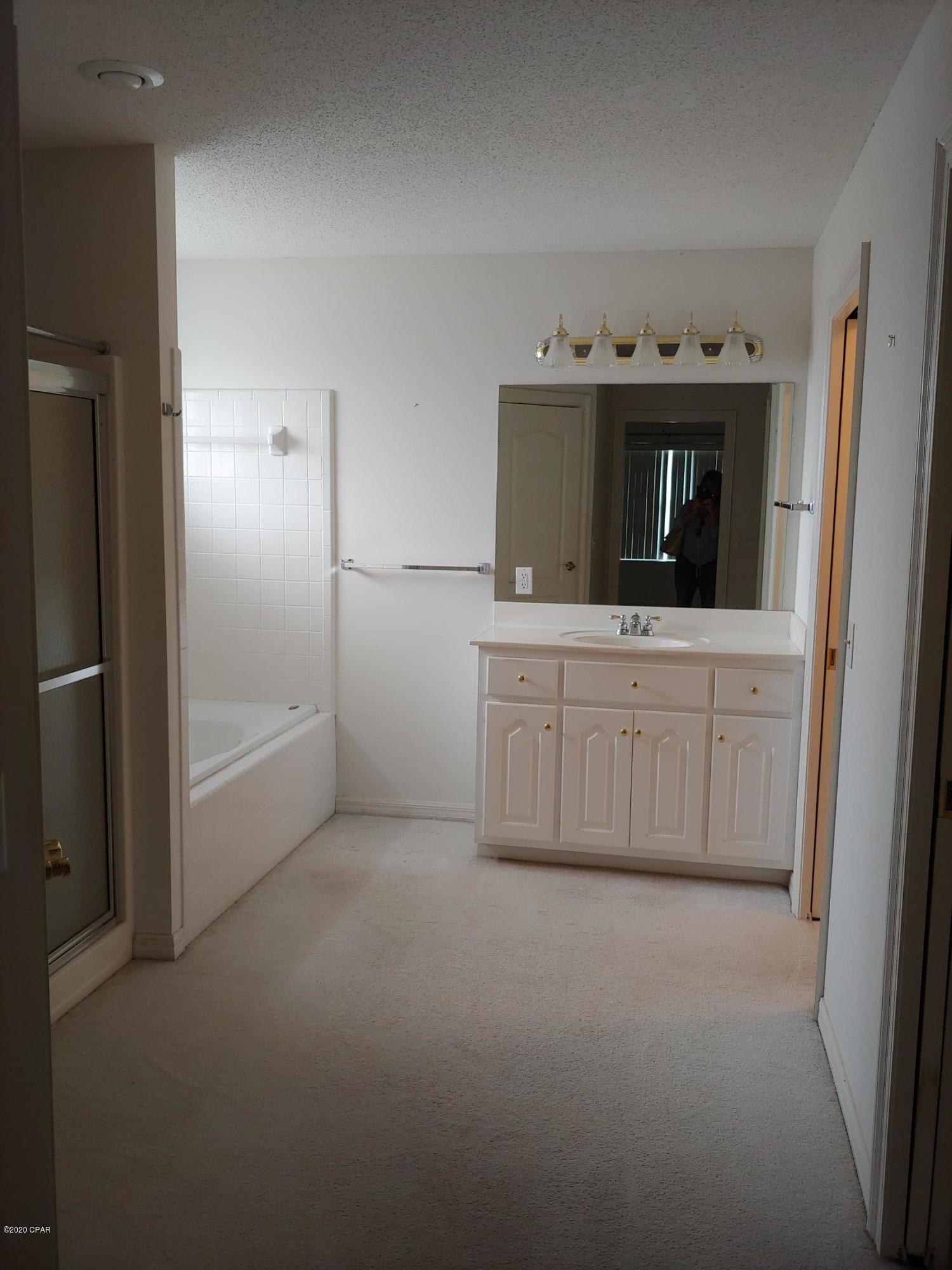 Floridian Place - Residential Lease