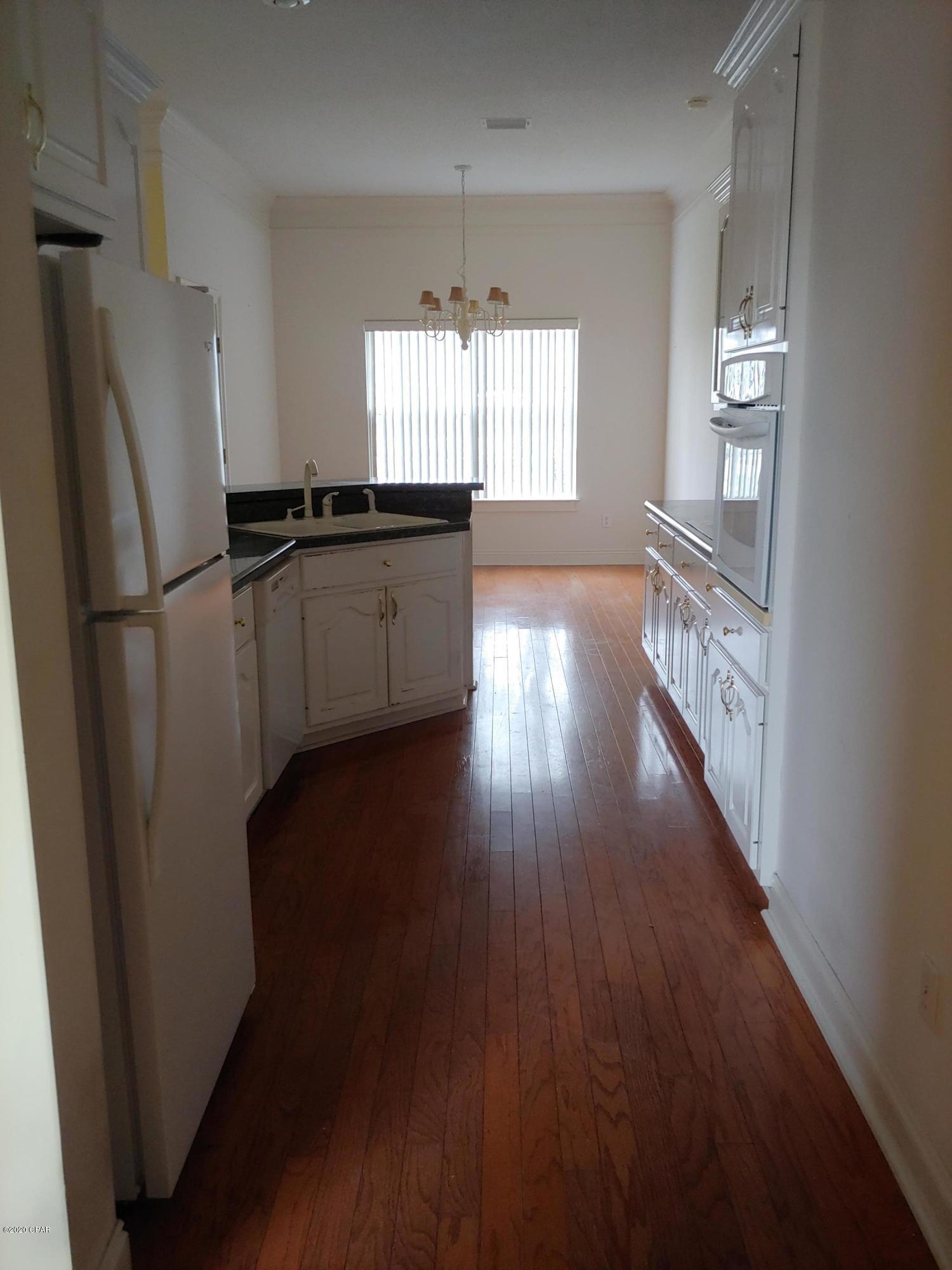 Floridian Place - Residential Lease