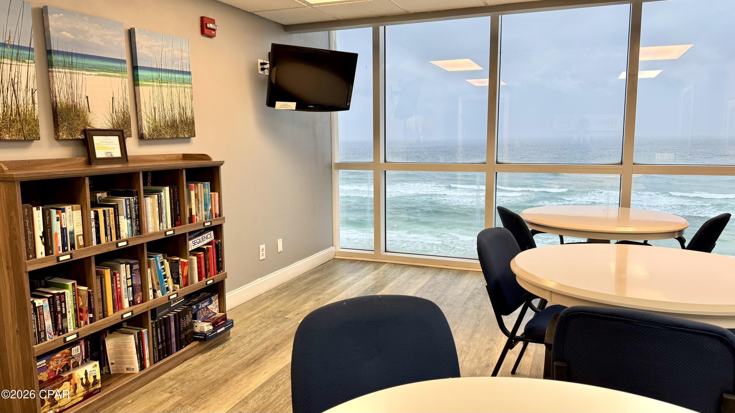 Tropic Winds - Residential