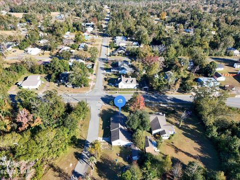 A home in Blountstown