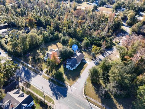 A home in Blountstown