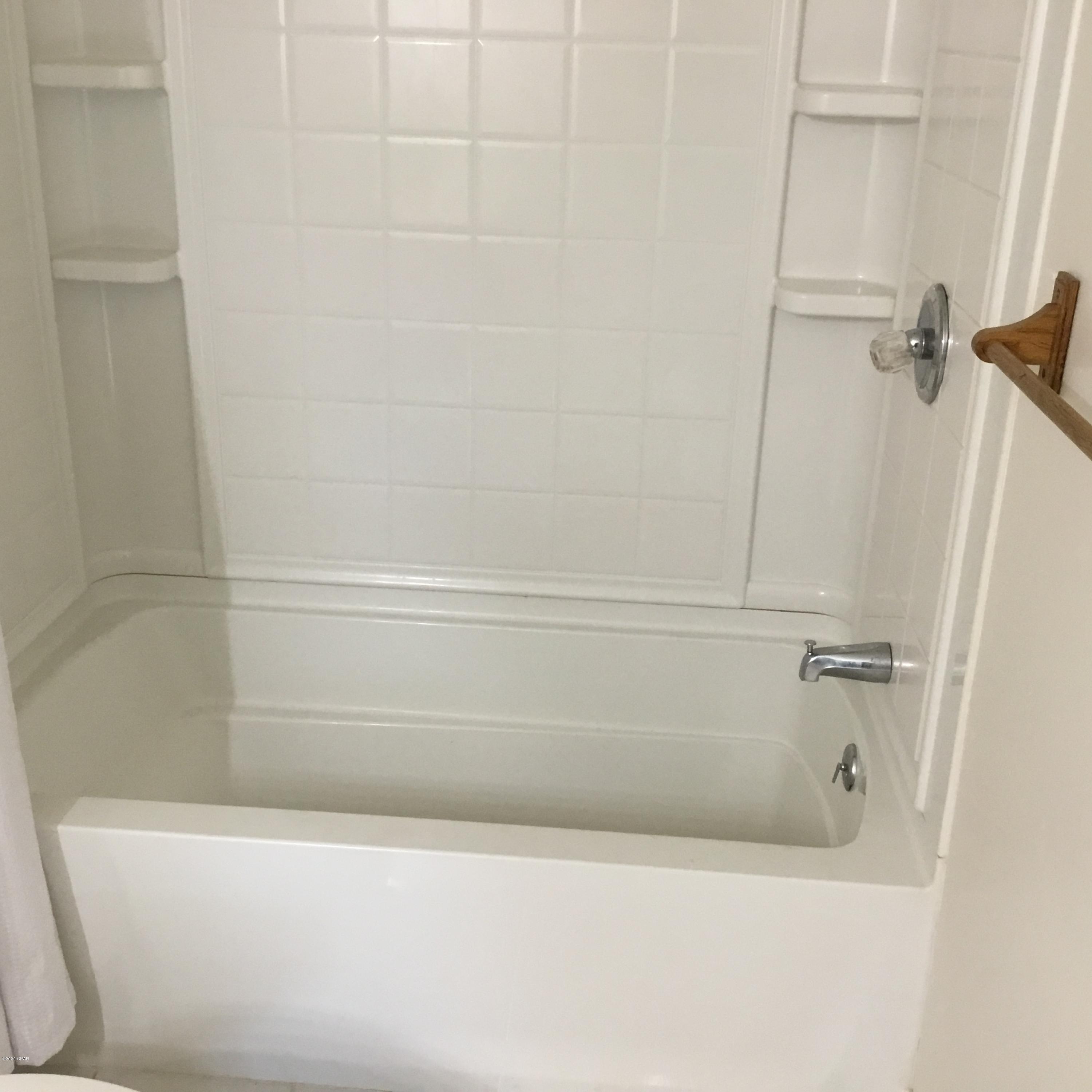 Delwood Estates Ph 1 - Residential Lease