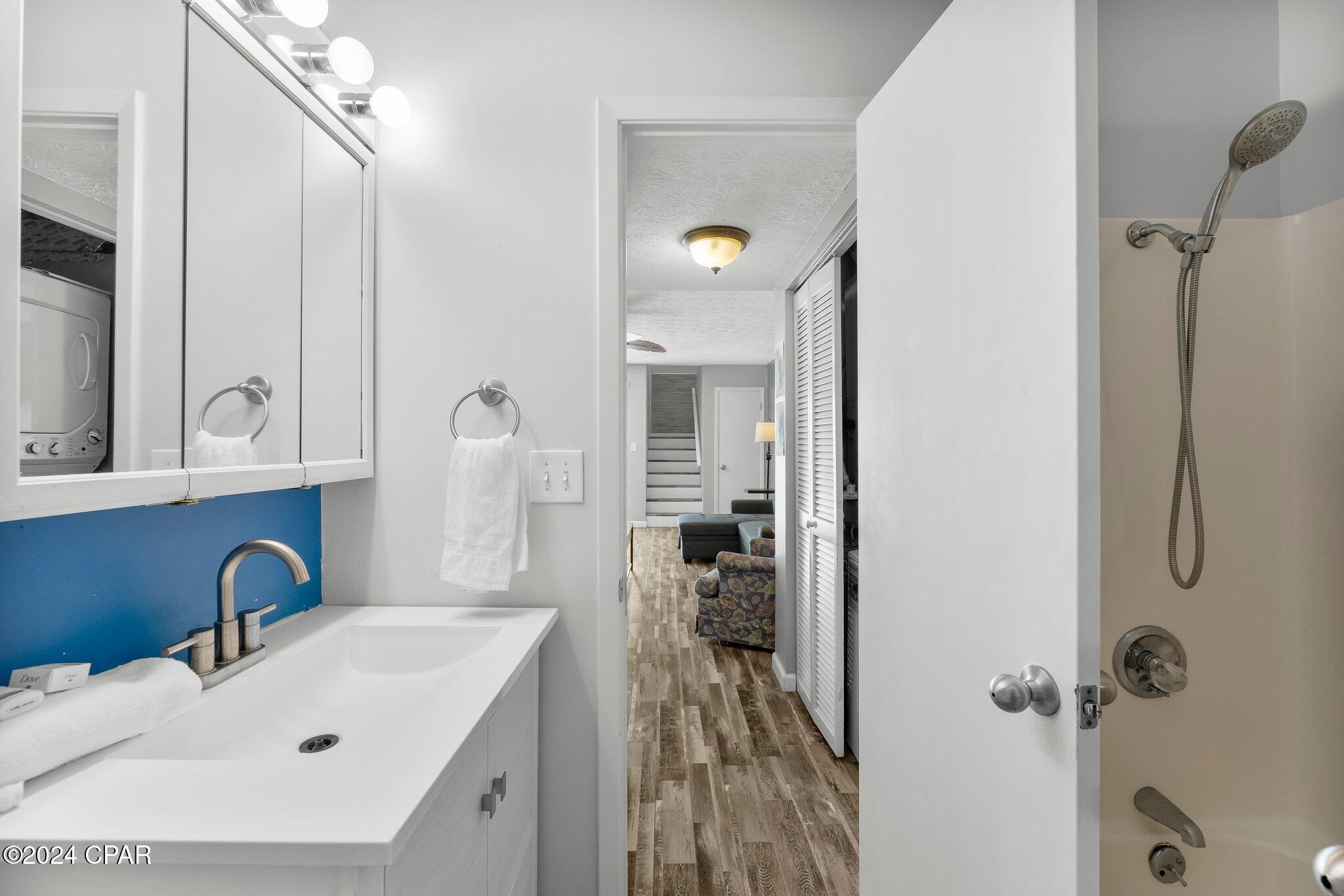 Lullwater Beach - Residential