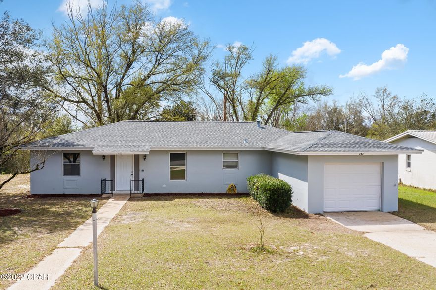 CURRENTLY UNDER CONTRACT, SELLER ACCEPTING BACKUP OFFERS



This well taken care of 3 bedroom 2 bath home features a spacious open floor plan, bonus room, and attached garage. The home had a new roof installed in 2019 and some upgraded lighting installed. The house is move in ready and feels large and spacious. The property consist of over 1/3 of an acre lot with a spacious Quonset hut on a concrete slab with a 14 foot roll up door and roof lighting. The exterior has recently been pressure washed and is ready for its new owners. This home has so much to love!