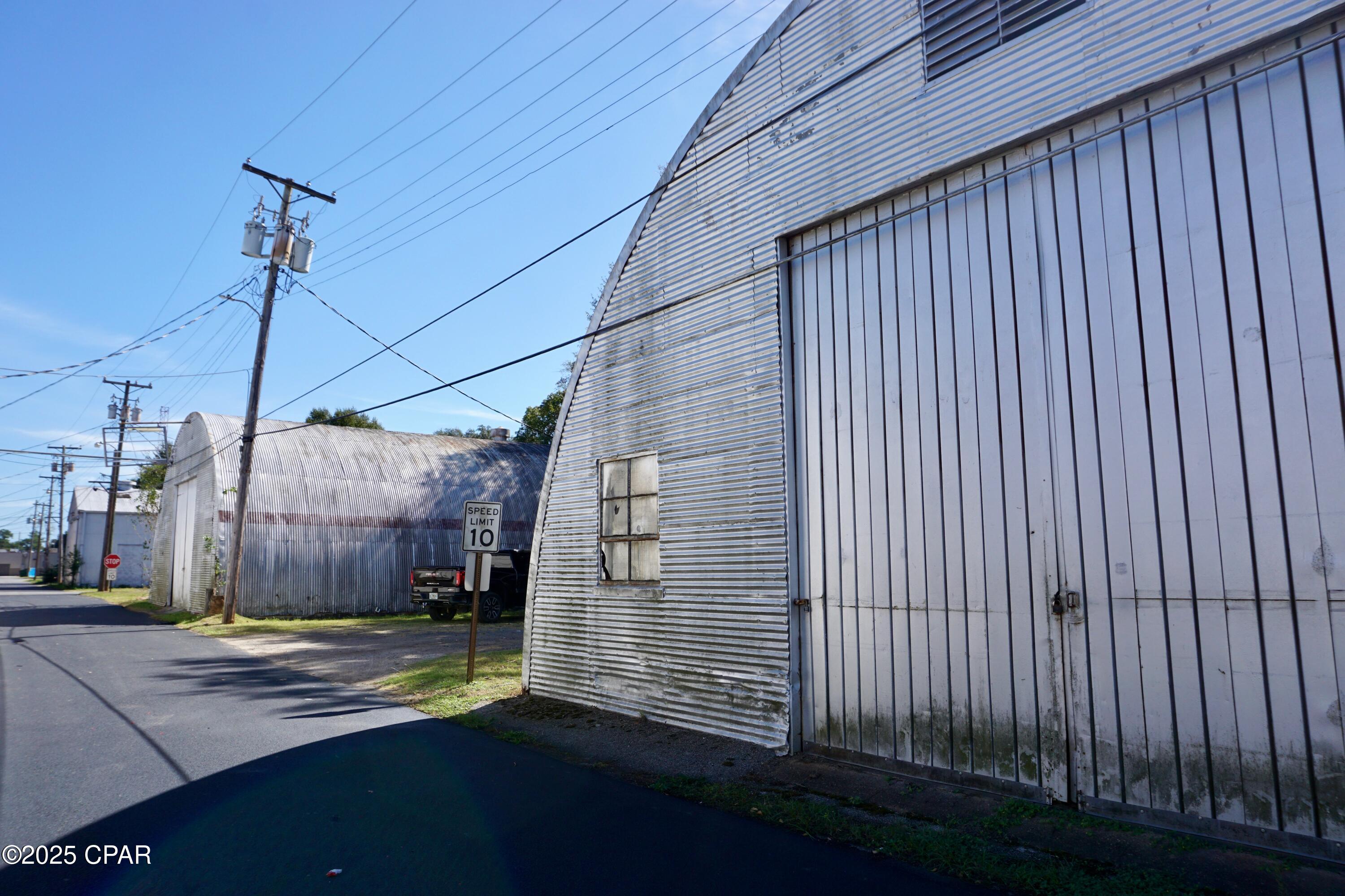 [No Recorded Subdiv] - Commercial Sale