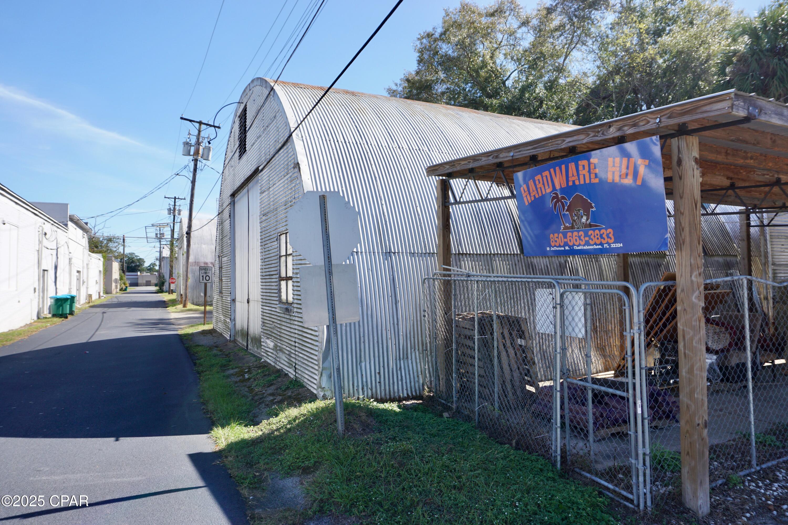 [No Recorded Subdiv] - Commercial Sale