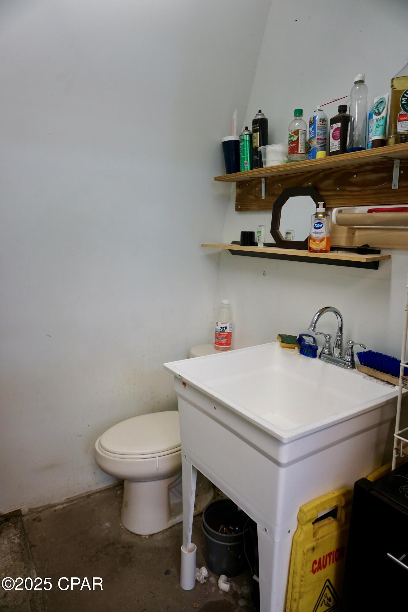 [No Recorded Subdiv] - Commercial Sale