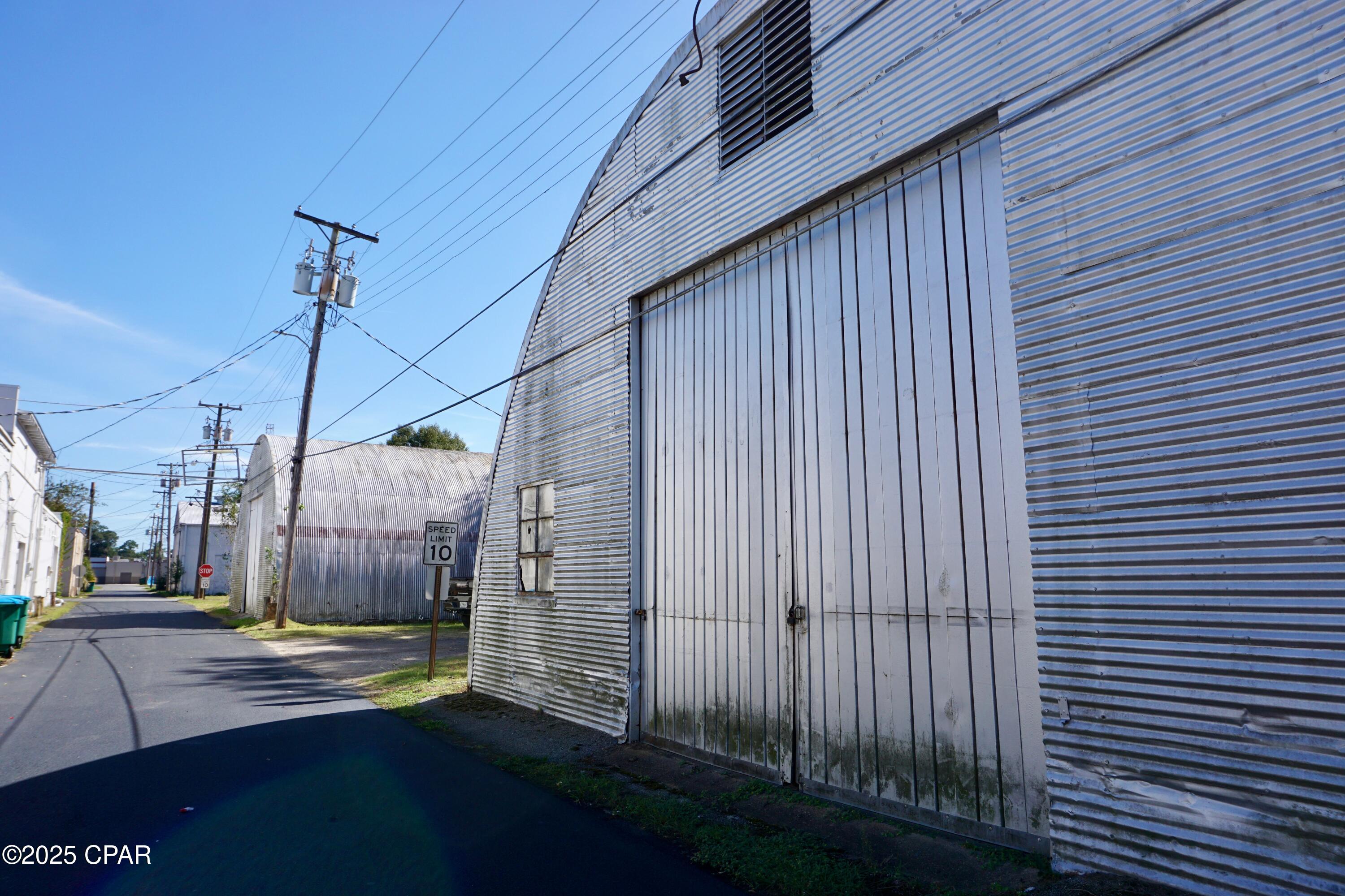 [No Recorded Subdiv] - Commercial Sale