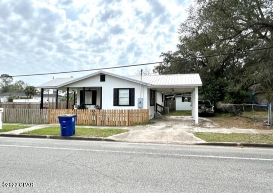 Charming St. Andrews cottage nestled on a double corner lot. Many recent upgrades, completely fenced in lot. Home features three bedrooms and two bathrooms. Great location and just minutes away from the World's Most Beautiful Beaches.