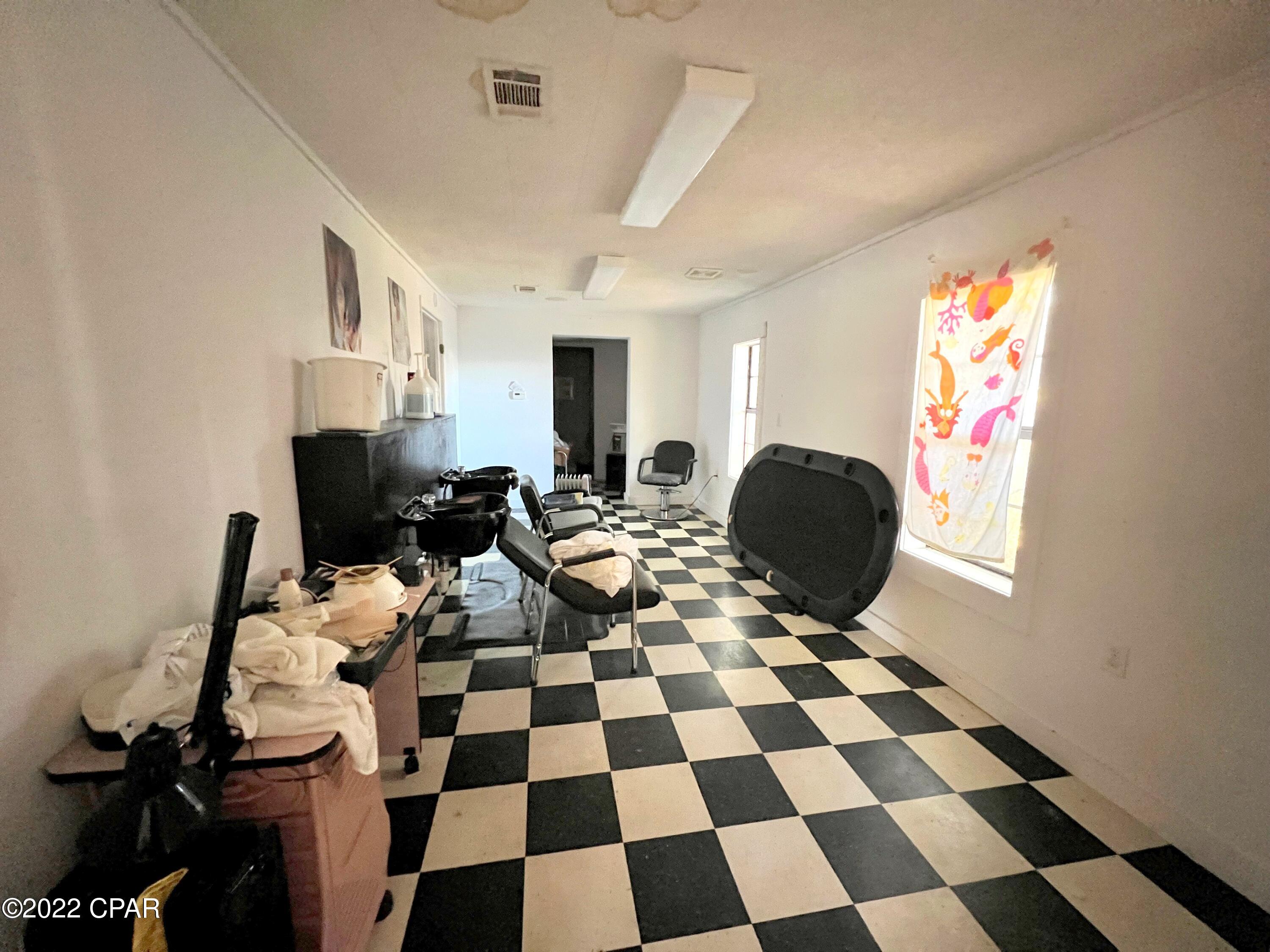 [No Recorded Subdiv] - Commercial Sale