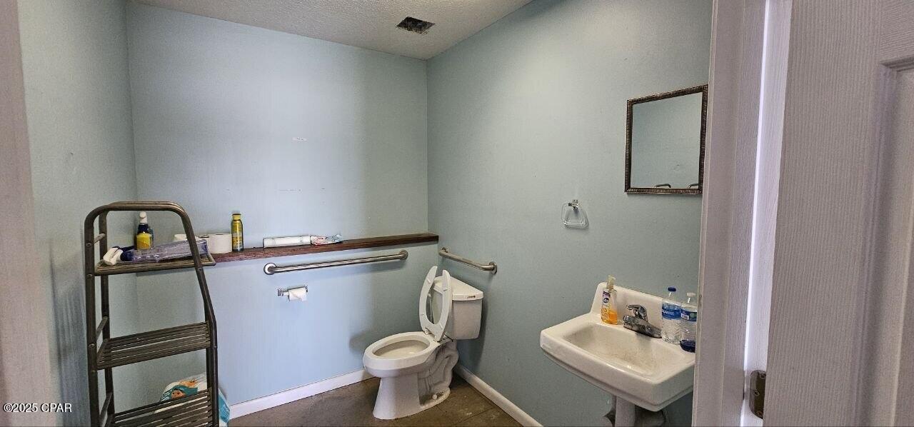 No Named Subdivision - Commercial Lease