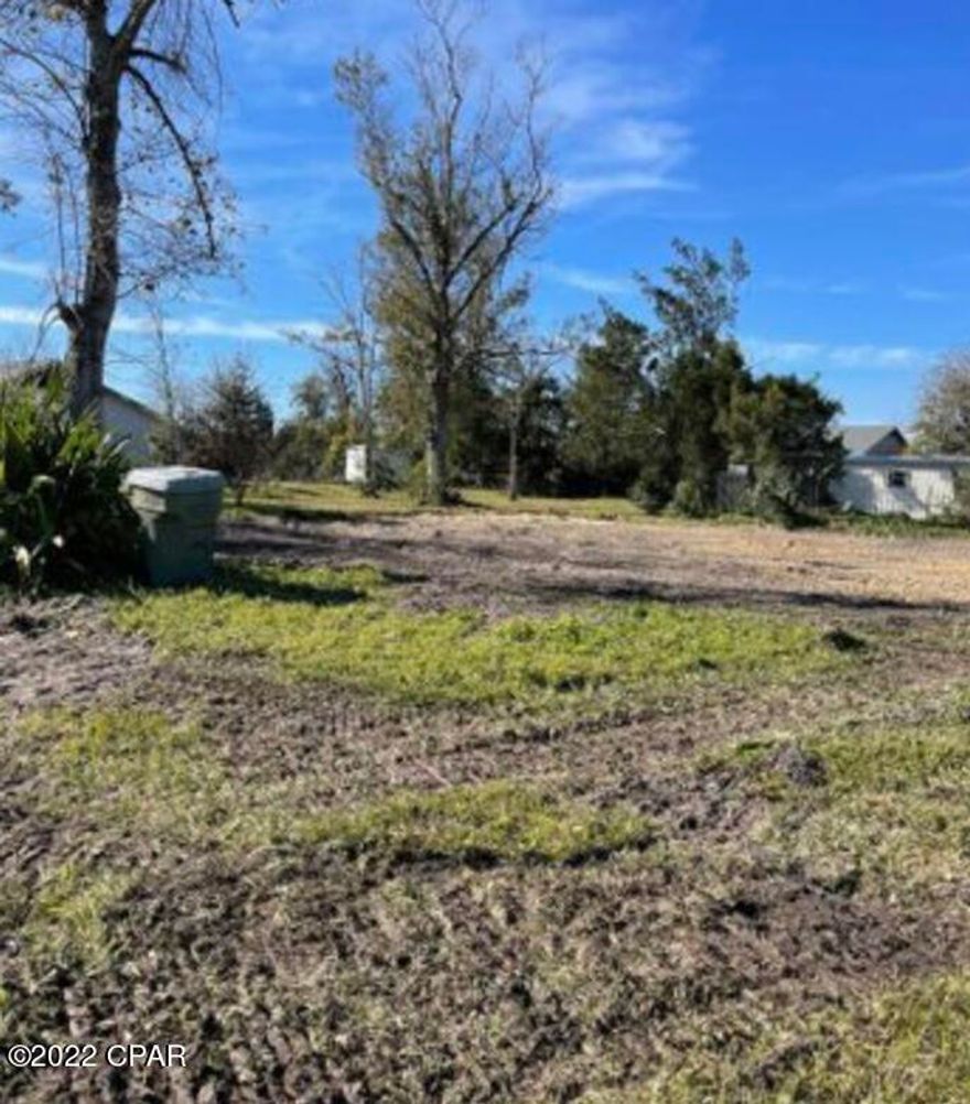 ***Great buildable lot in a VERY desirable Lynn Haven neighborhood just a few blocks from the bay!*** Lot was cleared and is ready for a new buyer to snatch up and build their dream home on. Hurry before this one gets away!! All information is approximate and should be verified by buyers if important