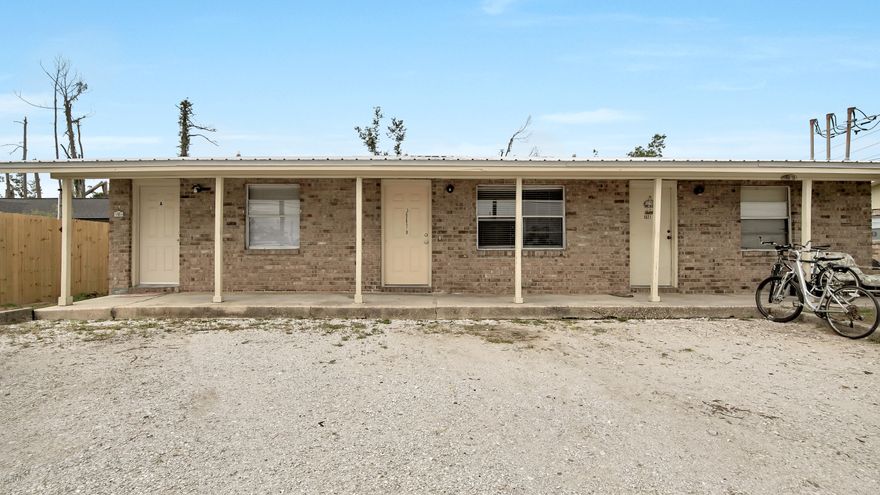 CURRENTLY UNDER CONTRACT, SELLER ACCEPTING BACKUP OFFERS

Great Investment Opportunity. 1 Bed 1 Bath Each Unit. Rental Income a month 1,595. New Roof 2019.

All sizes are approximate and should be verified.