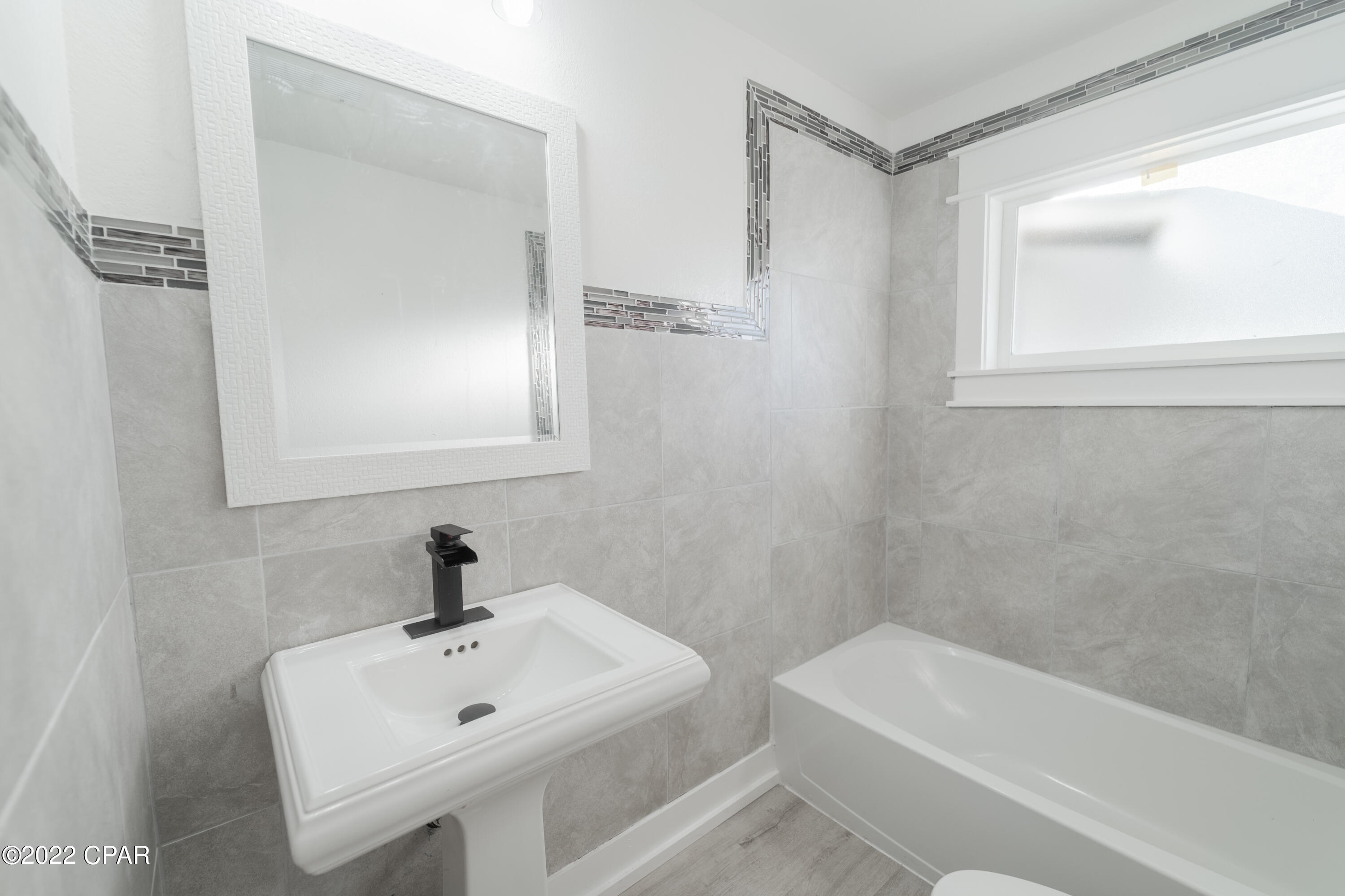 Parkway Manor - Residential