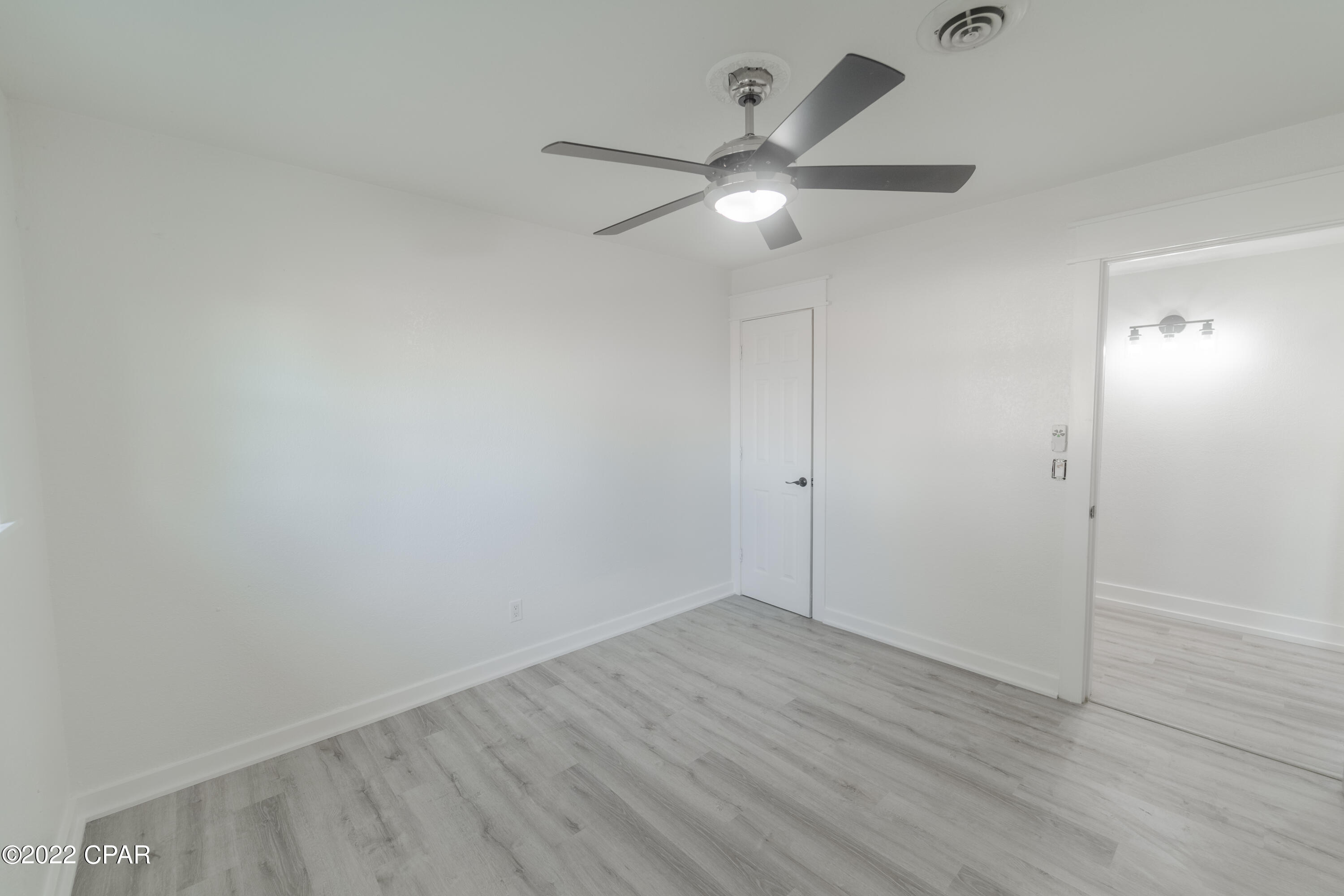 Parkway Manor - Residential