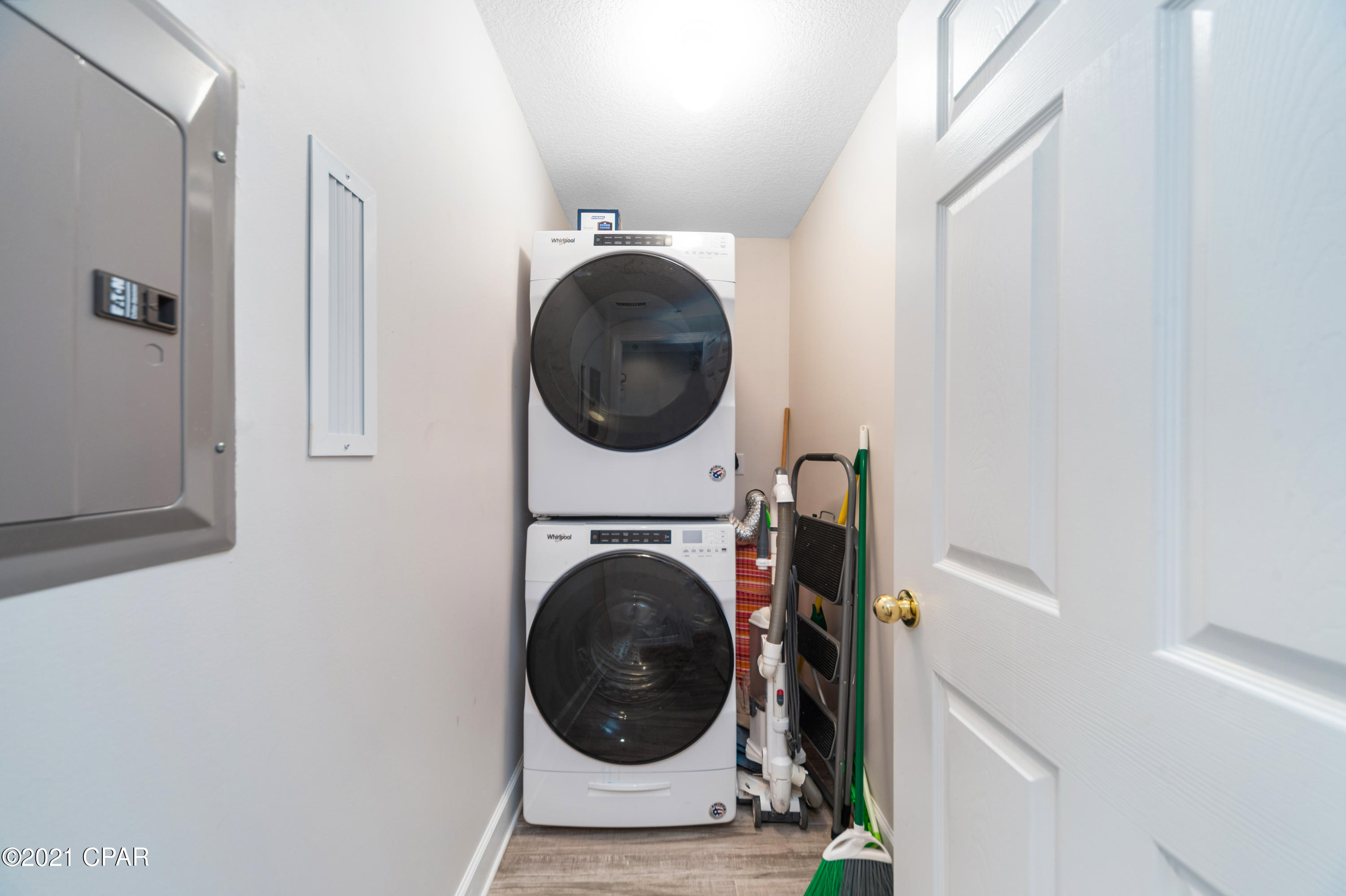 Tropic Winds - Residential