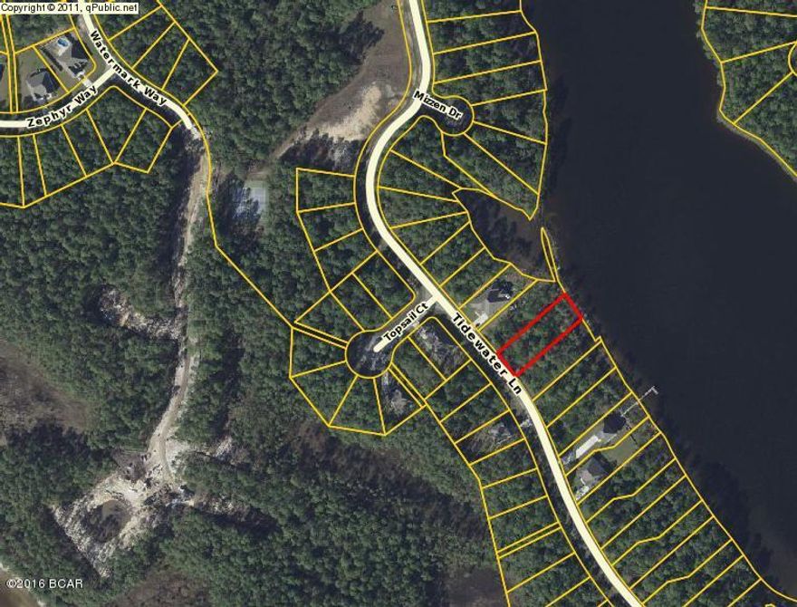 Best priced dockable currently available!Amazing deep water dockable waterfront in Laird Point! True year round water and easy access to the Gulf of Mexico.