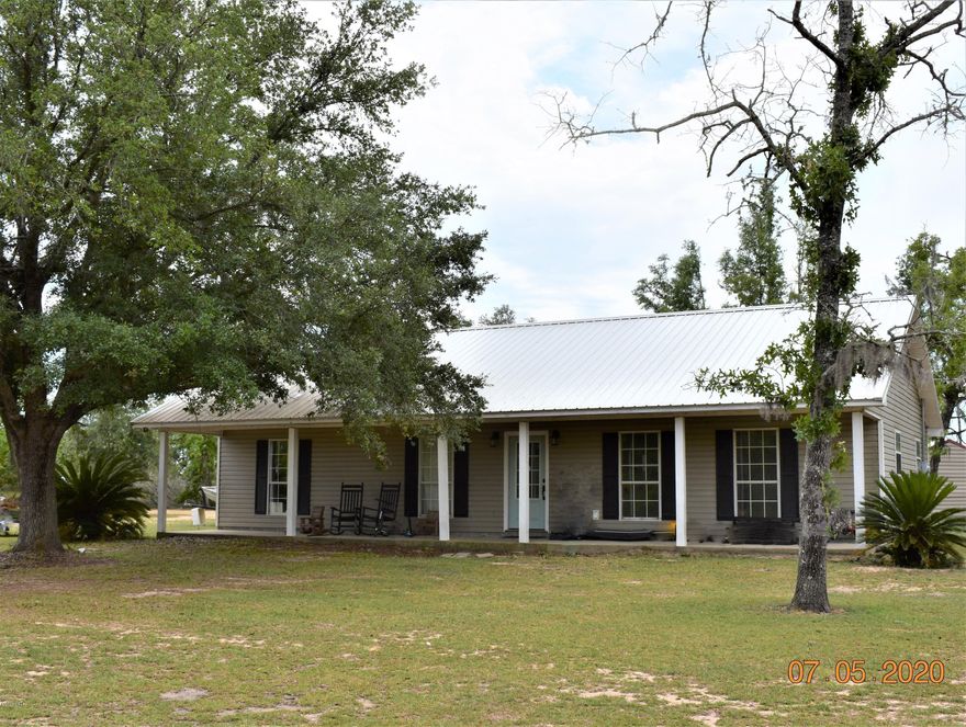 Nice ranch style home that sits on 1 acre  in the country! This home has had some updates over the last few years, such as, new flooring and a/c unit 2017, new metal roof 2018, and new appliances 2017. Would be great for first time home buyer!  Call your favorite Realtor to schedule a showing!