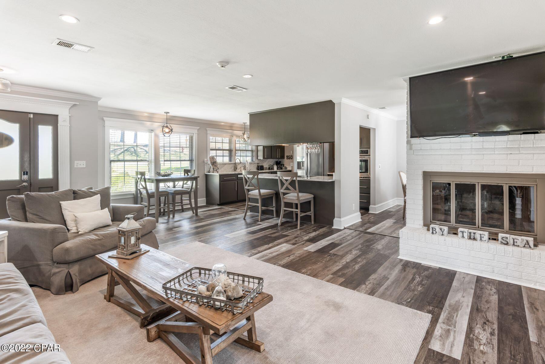 Diamond Head-Lakeside - Residential