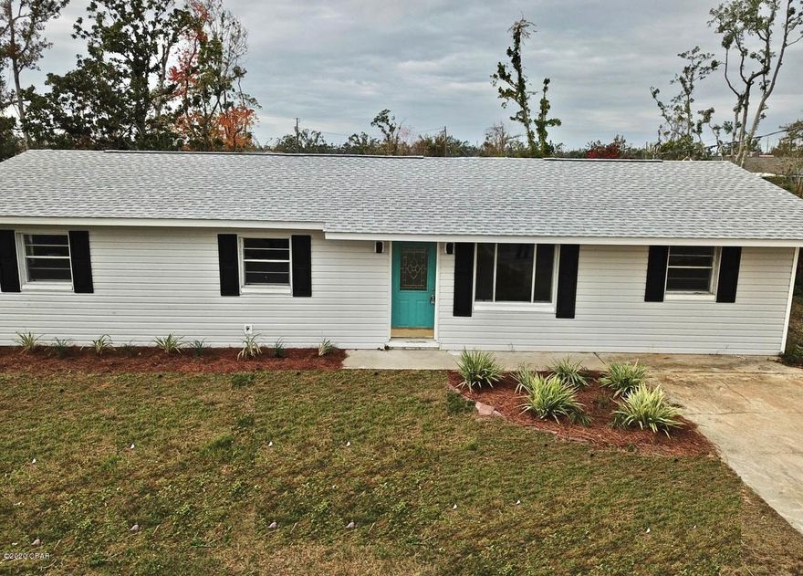 You've found it... the absolute best deal available in Lynn Haven. Don't let this amazing opportunity pass you by. Here is your chance to make an offer on the only remodeled home, over 1,900 sq.ft., available in Lynn Haven for under $235,000. 



This 3 bed/2 bath, PLUS a gigantic bonus room, has been very tastefully updated from top to bottom. Just a few updates include: new roof, new flooring, new siding and new paint. For a complete list of updates please call us. This charming home is located in a great area, and only minutes to the best schools in all of Bay County. If you're looking for a move in ready home, that's in a safe and convenient area, for a great price... HERE IT IS!