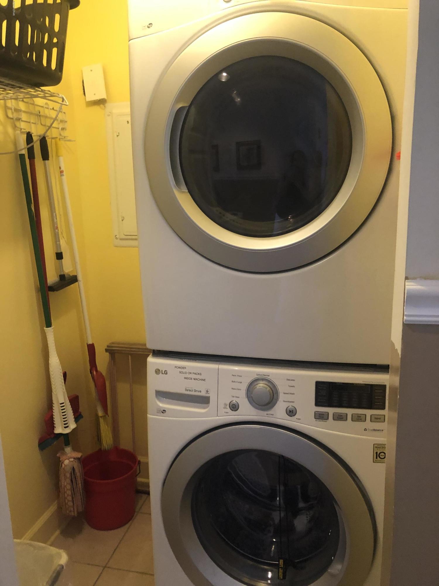 Twin Palms Resort - Residential