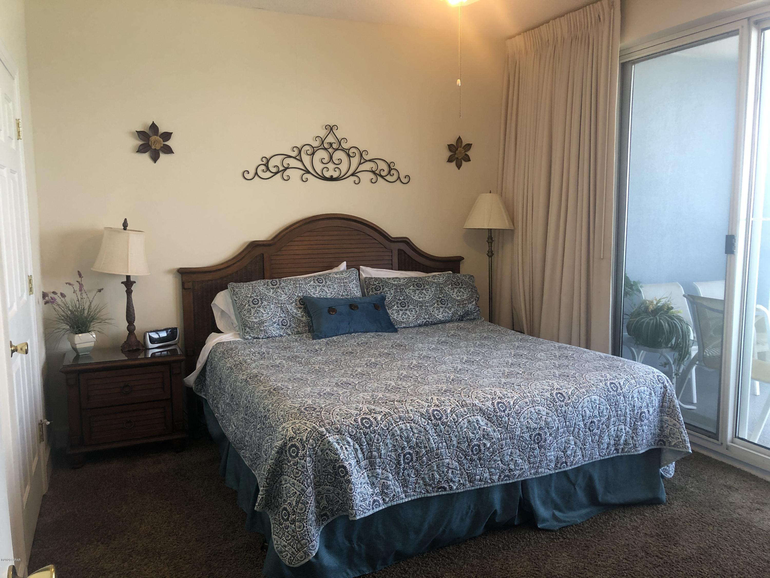 Twin Palms Resort - Residential