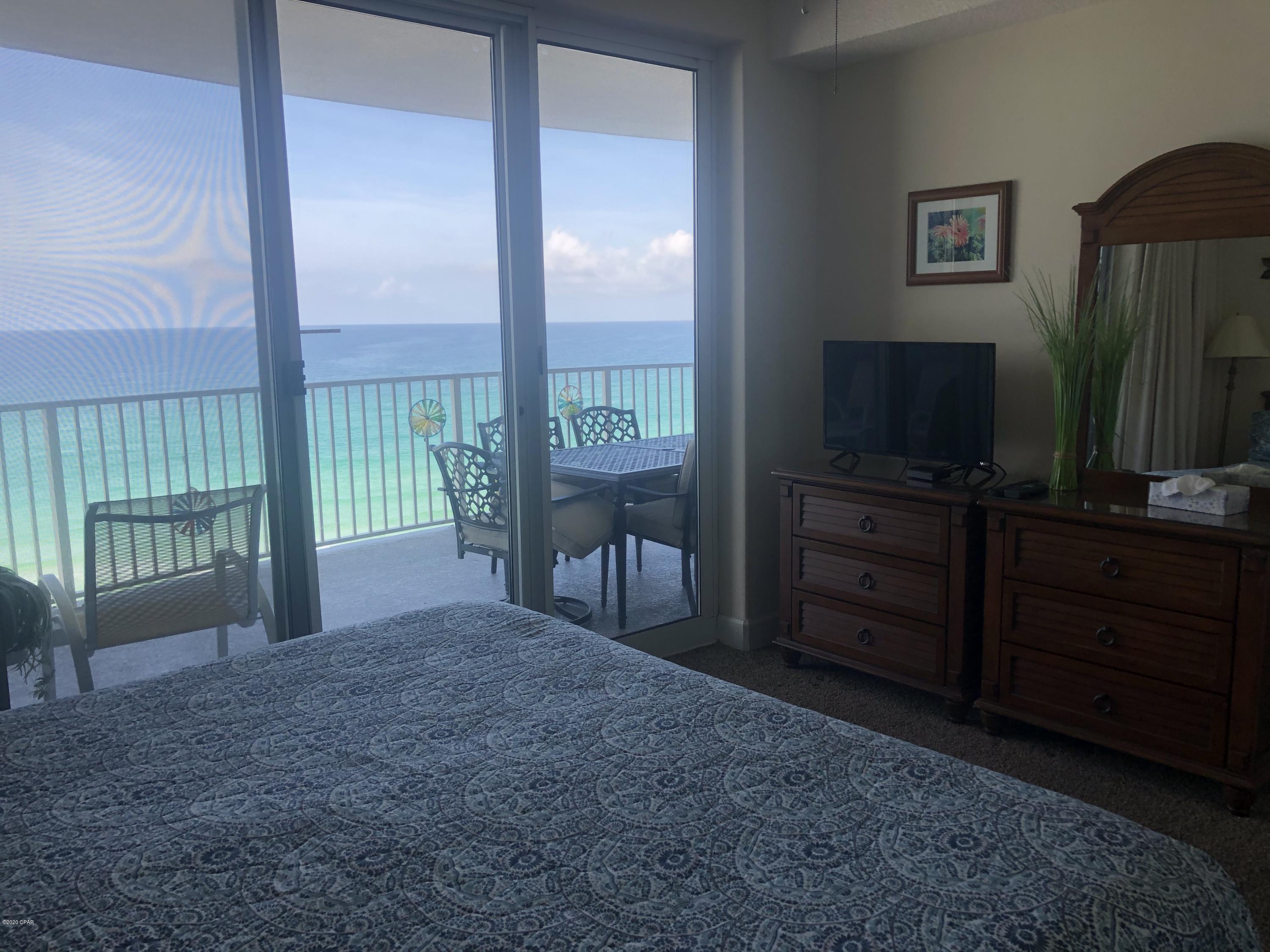 Twin Palms Resort - Residential