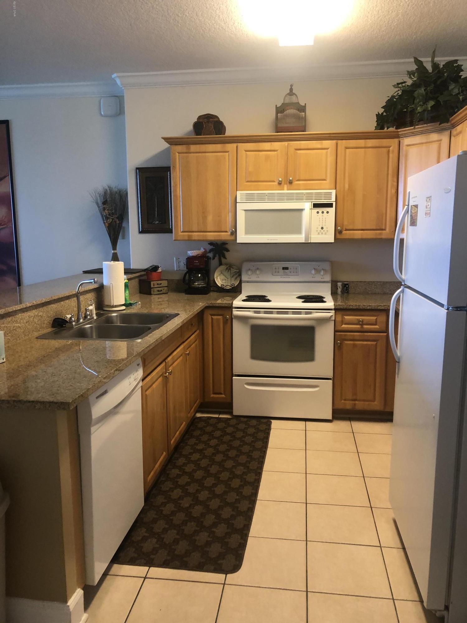 Twin Palms Resort - Residential