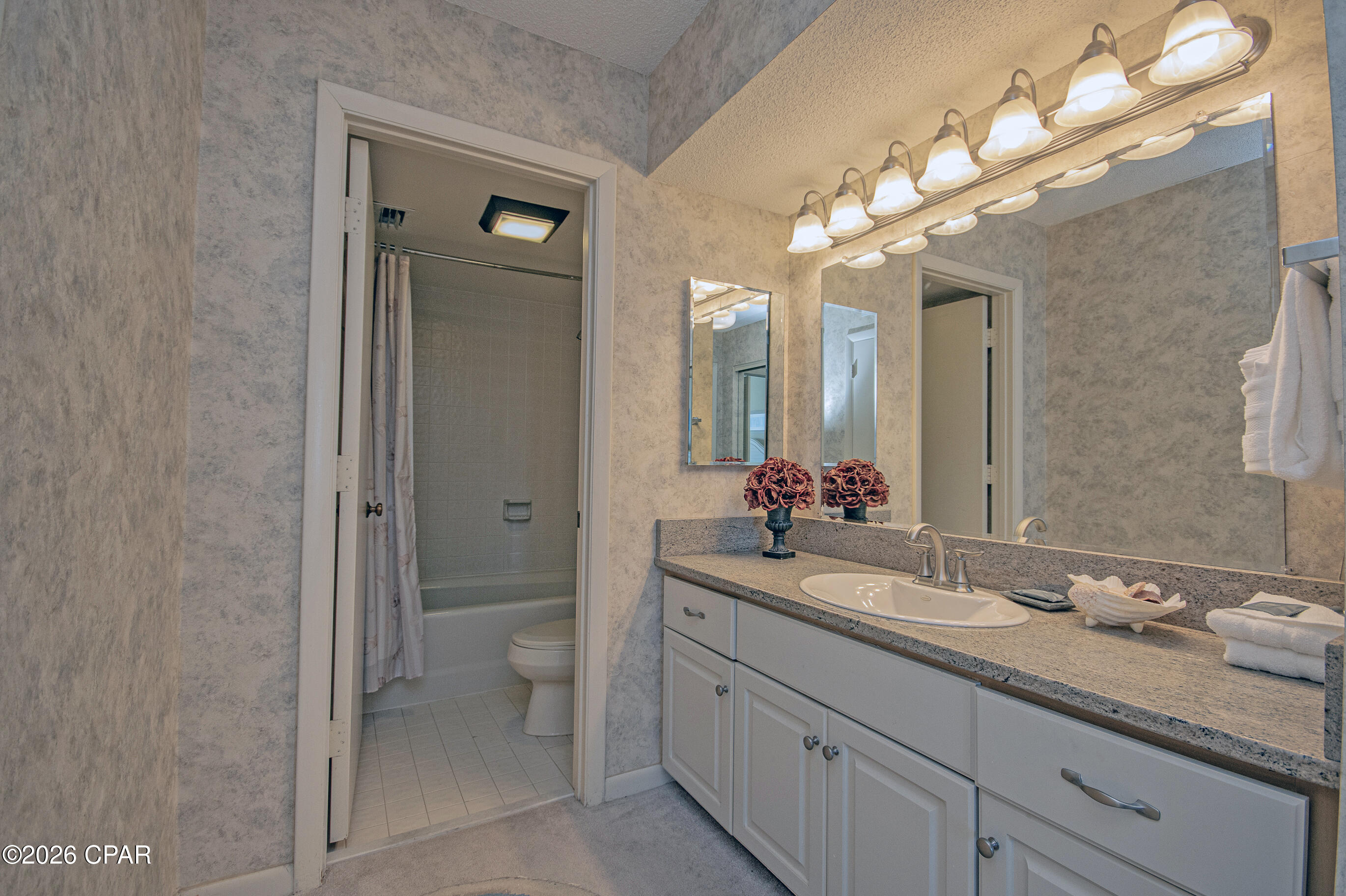 Summerhouse Condo. - Residential