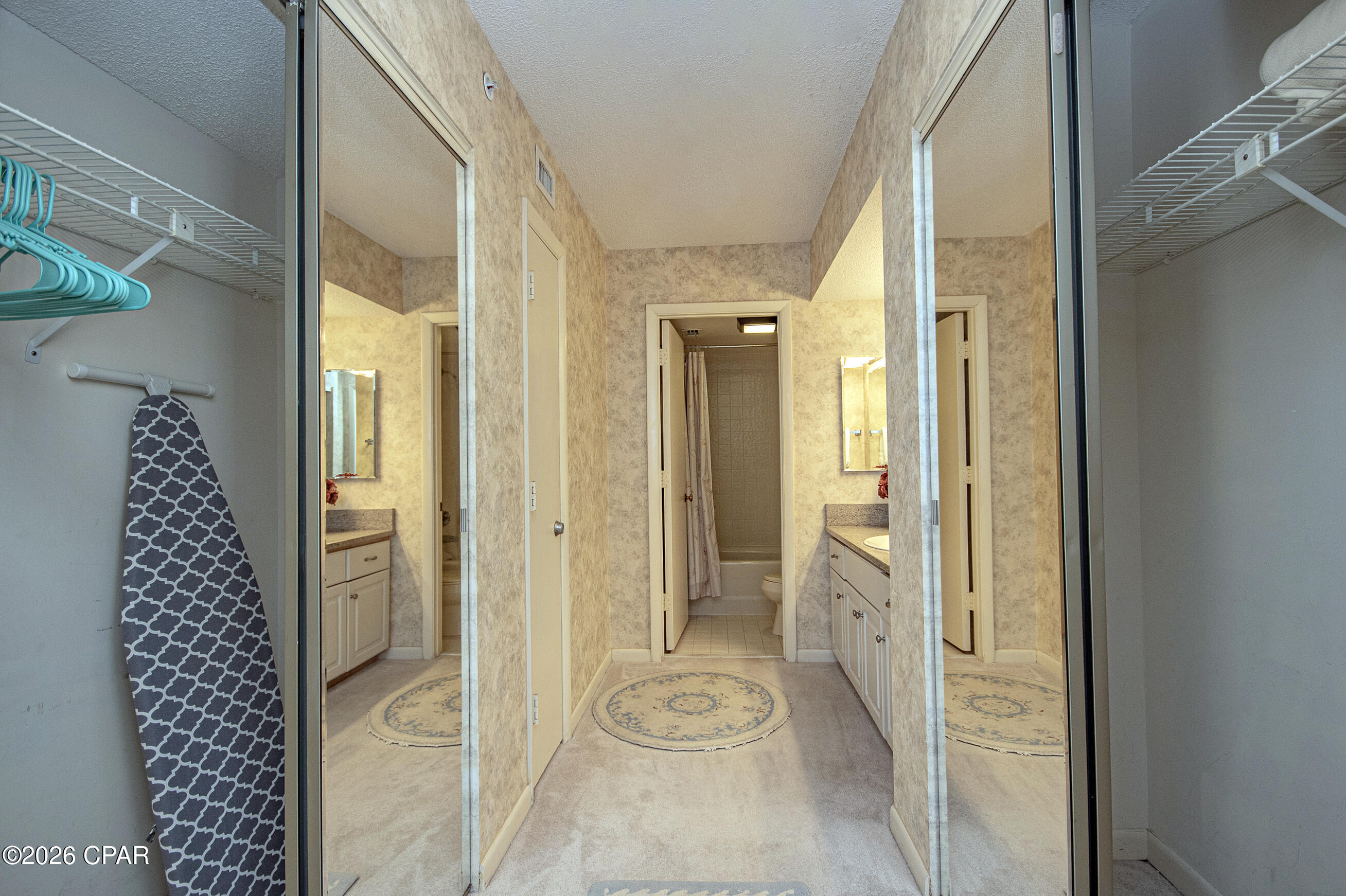 Summerhouse Condo. - Residential